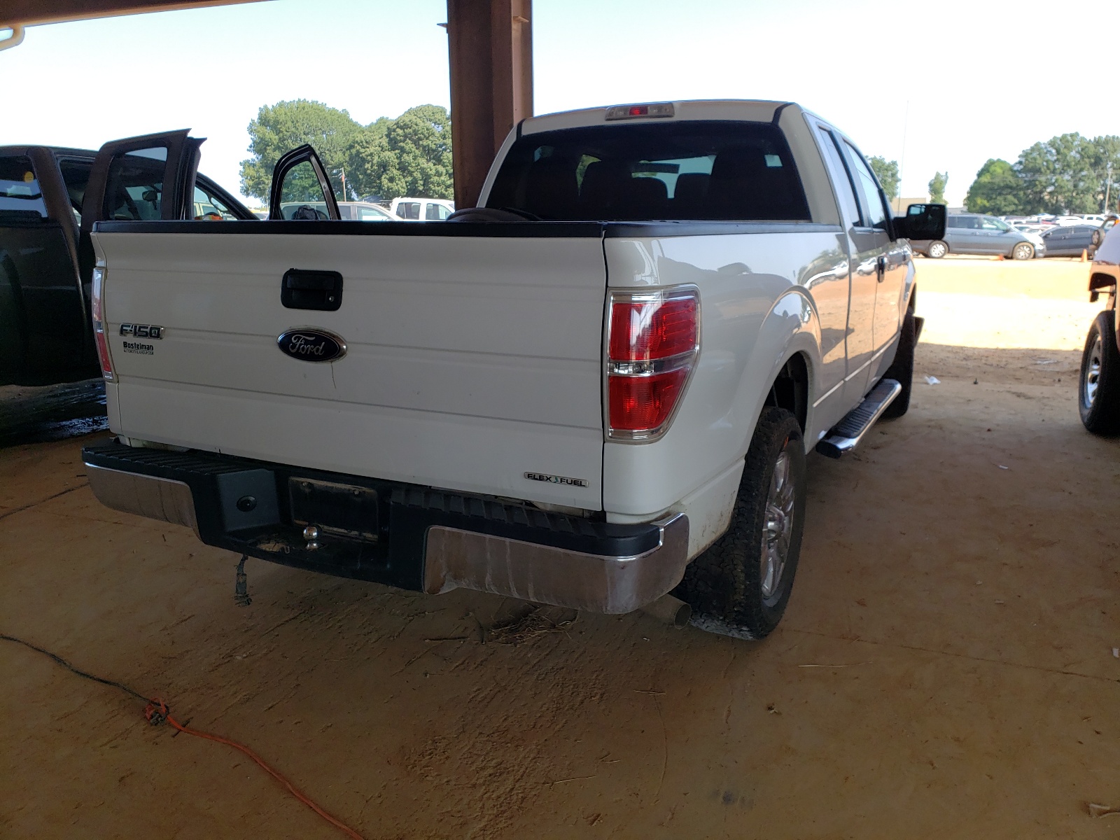 Zdjęcie 4 z aukcji – 2011 FORD F150 SUPER z VIN 1FTEX1CM6BFA49449