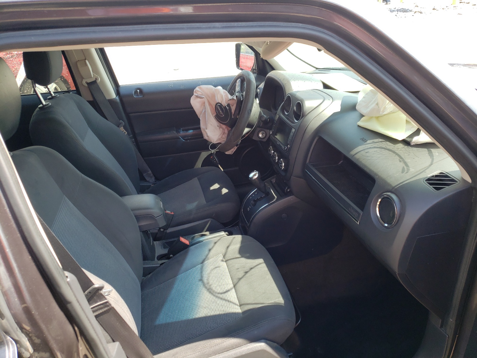 Photo 5 from auction – 2016 JEEP PATRIOT LA with VIN 1C4NJPFB2GD570122