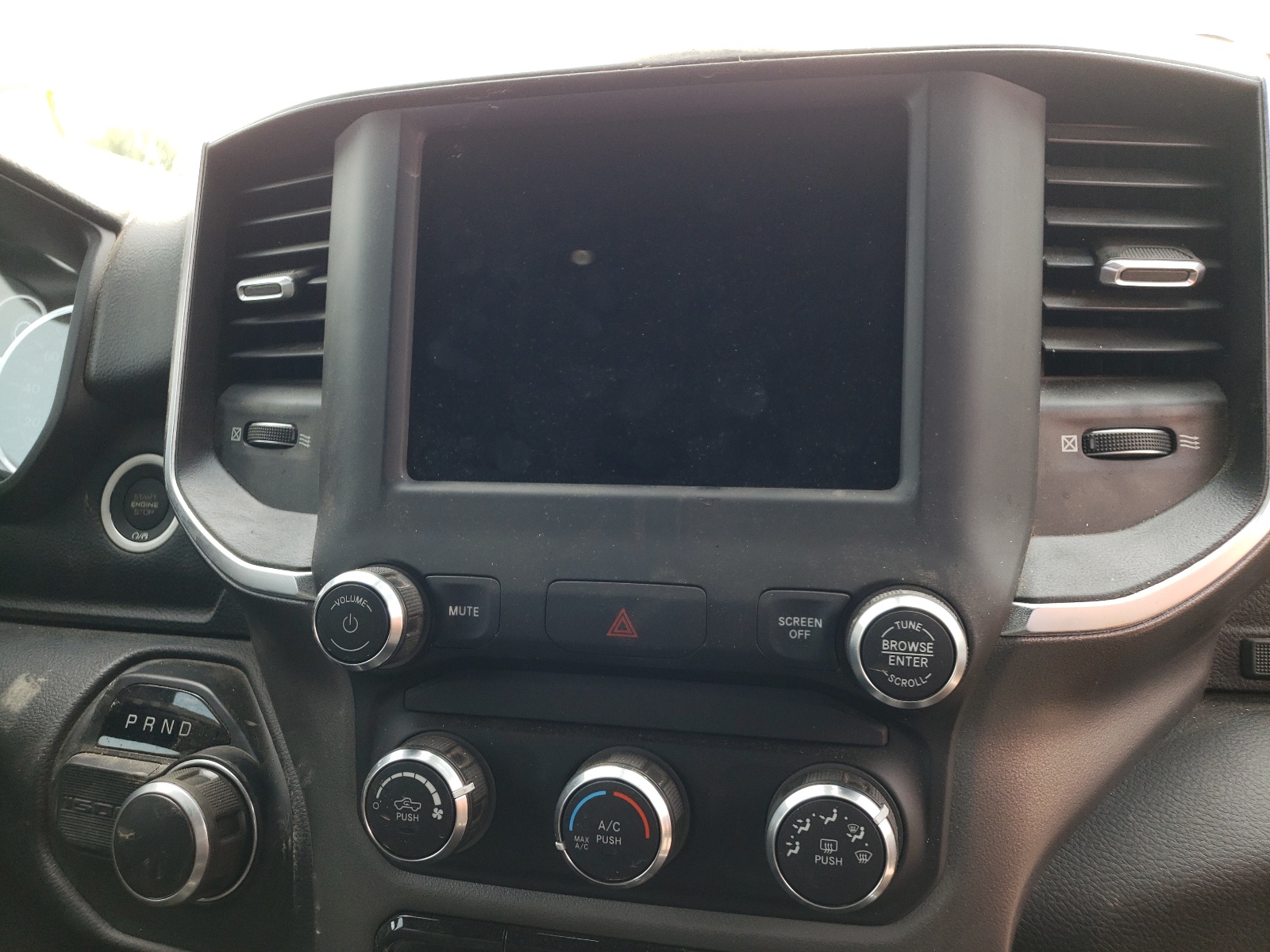 Photo 9 from auction – 2019 RAM 1500 BIG H with VIN 1C6RREMT6KN828596