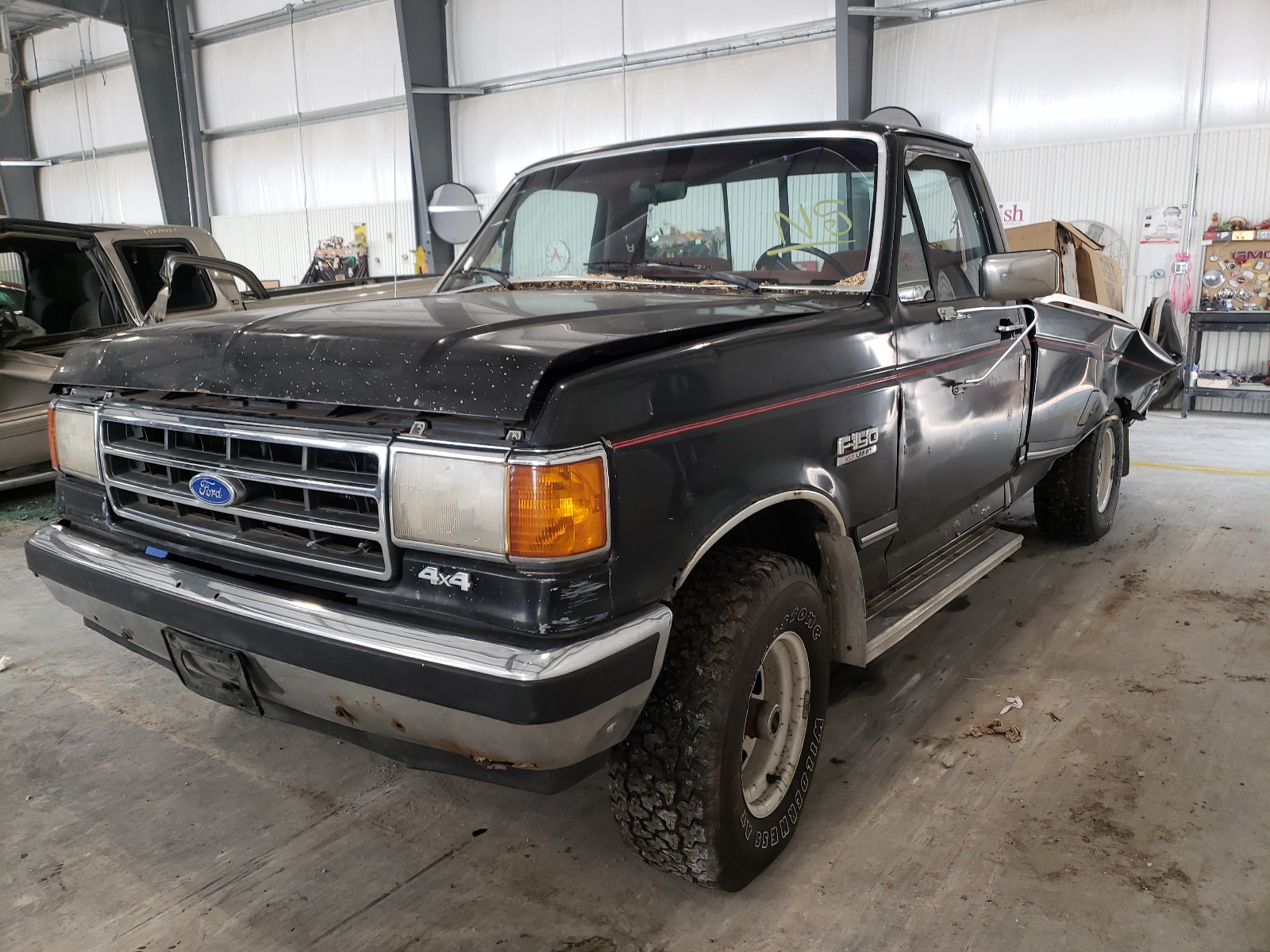 Photo 2 from auction – 1989 FORD F150 with VIN 1FTEF14N5KPB19690
