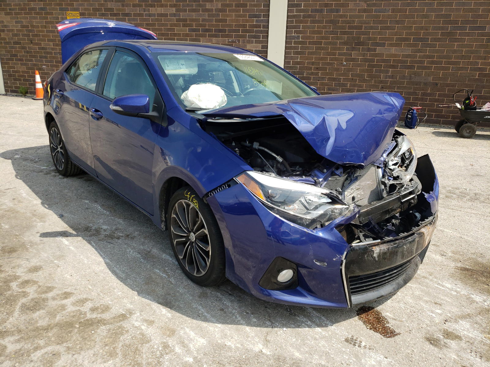 TOYOTA COROLLA L 2015 with VIN 2T1BURHE3FC263860 - Photo from auction