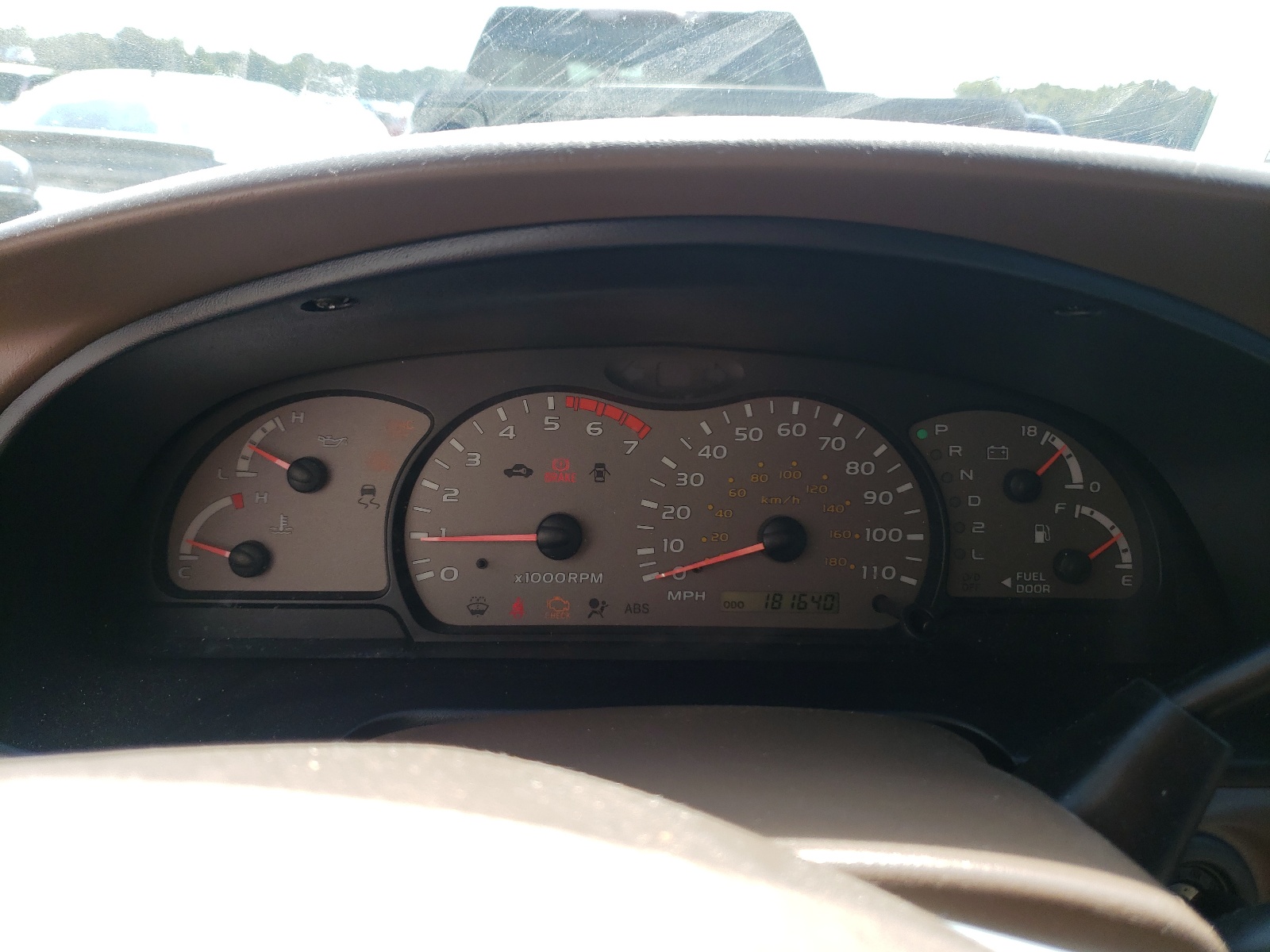 Photo 8 from auction – 2004 TOYOTA SEQUOIA SR with VIN 5TDZT34A44S224152