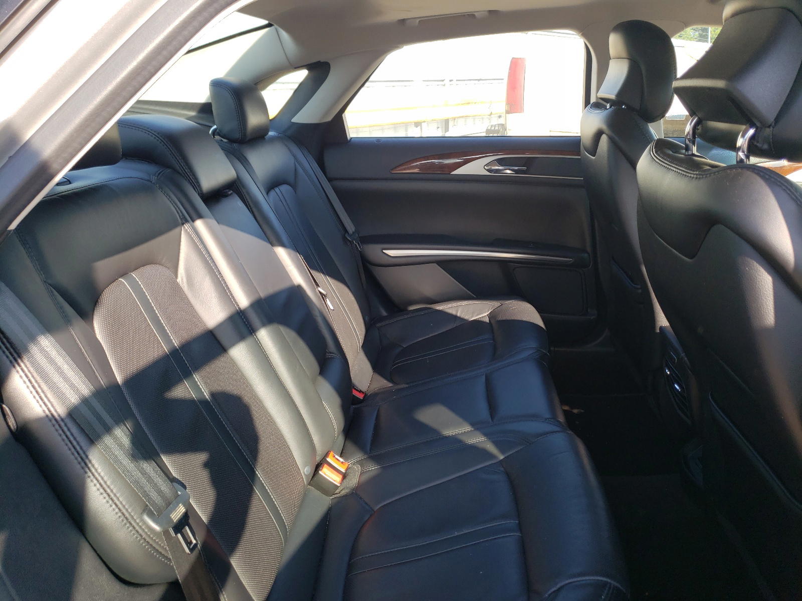 Photo 6 from auction – 2015 LINCOLN MKZ with VIN 3LN6L2J94FR607131