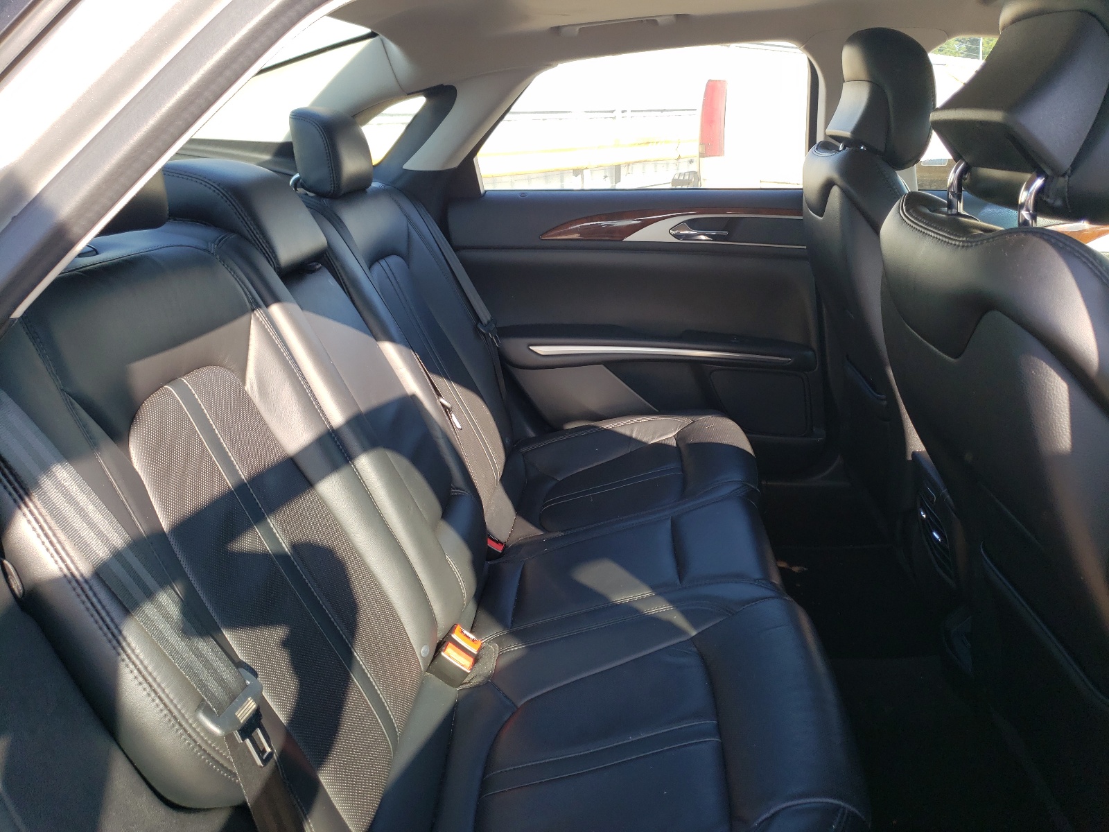 Zdjęcie 6 z aukcji – 2015 LINCOLN MKZ z VIN 3LN6L2J94FR607131