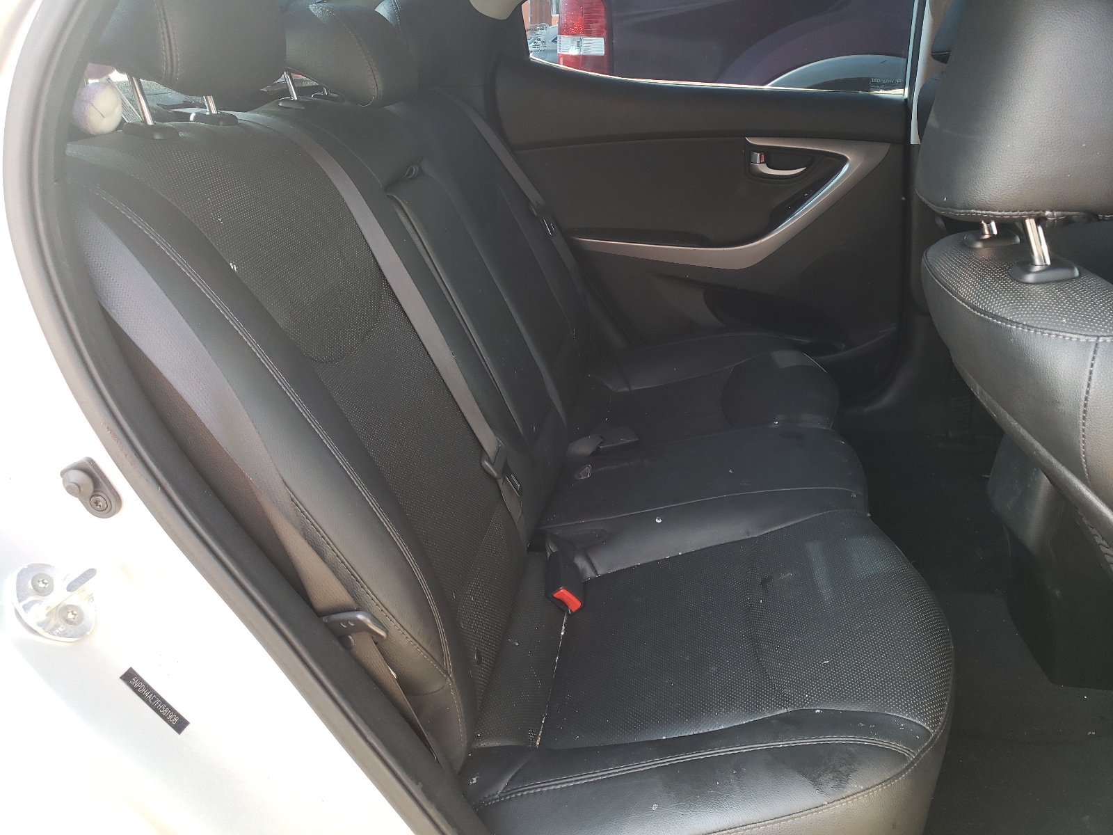 Photo 6 from auction – 2015 HYUNDAI ELANTRA SE with VIN 5NPDH4AE7FH581908