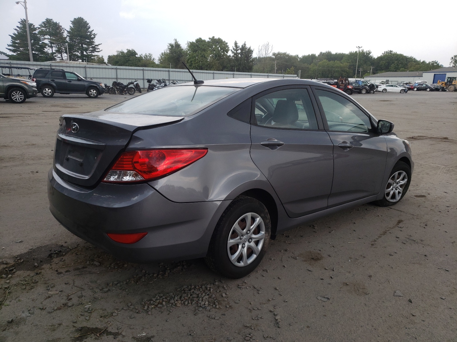 Photo 4 from auction – 2014 HYUNDAI ACCENT GLS with VIN KMHCT4AE9EU758565