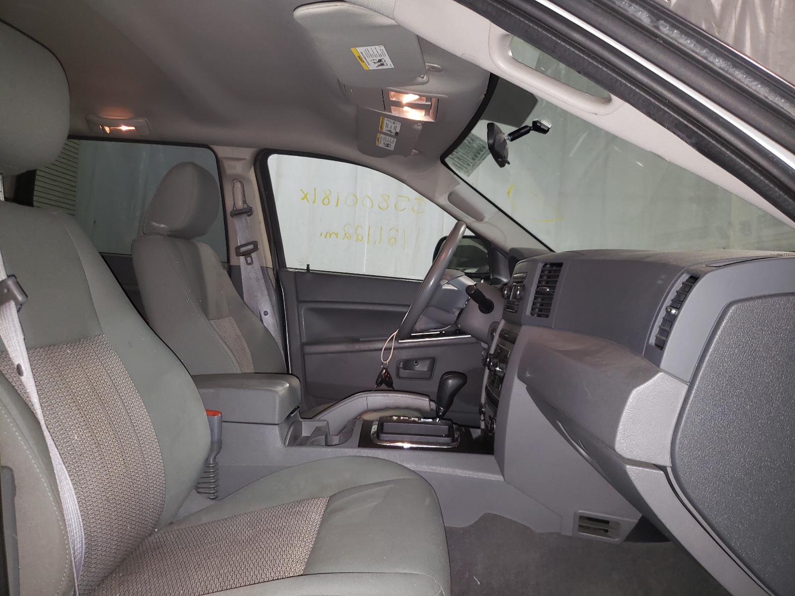 Photo 5 from auction – 2007 JEEP GRAND CHER with VIN 1J8GR48K17C677447