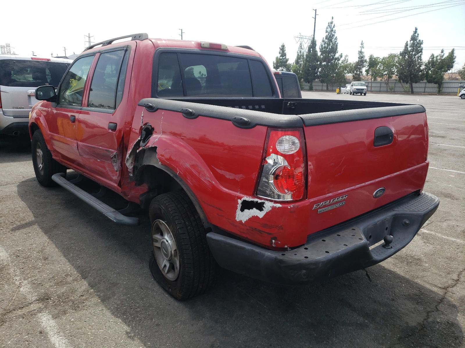 Photo 3 from auction – 2005 FORD EXPLORER S with VIN 1FMZU67KX5UA63835