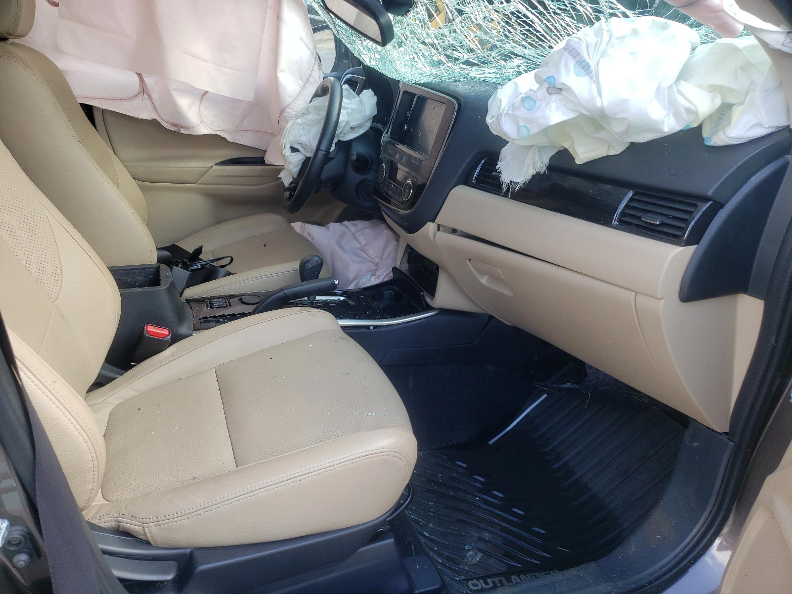 Photo 6 from auction – 2017 MITSUBISHI OUTLANDER with VIN JA4AD3A33HZ004872