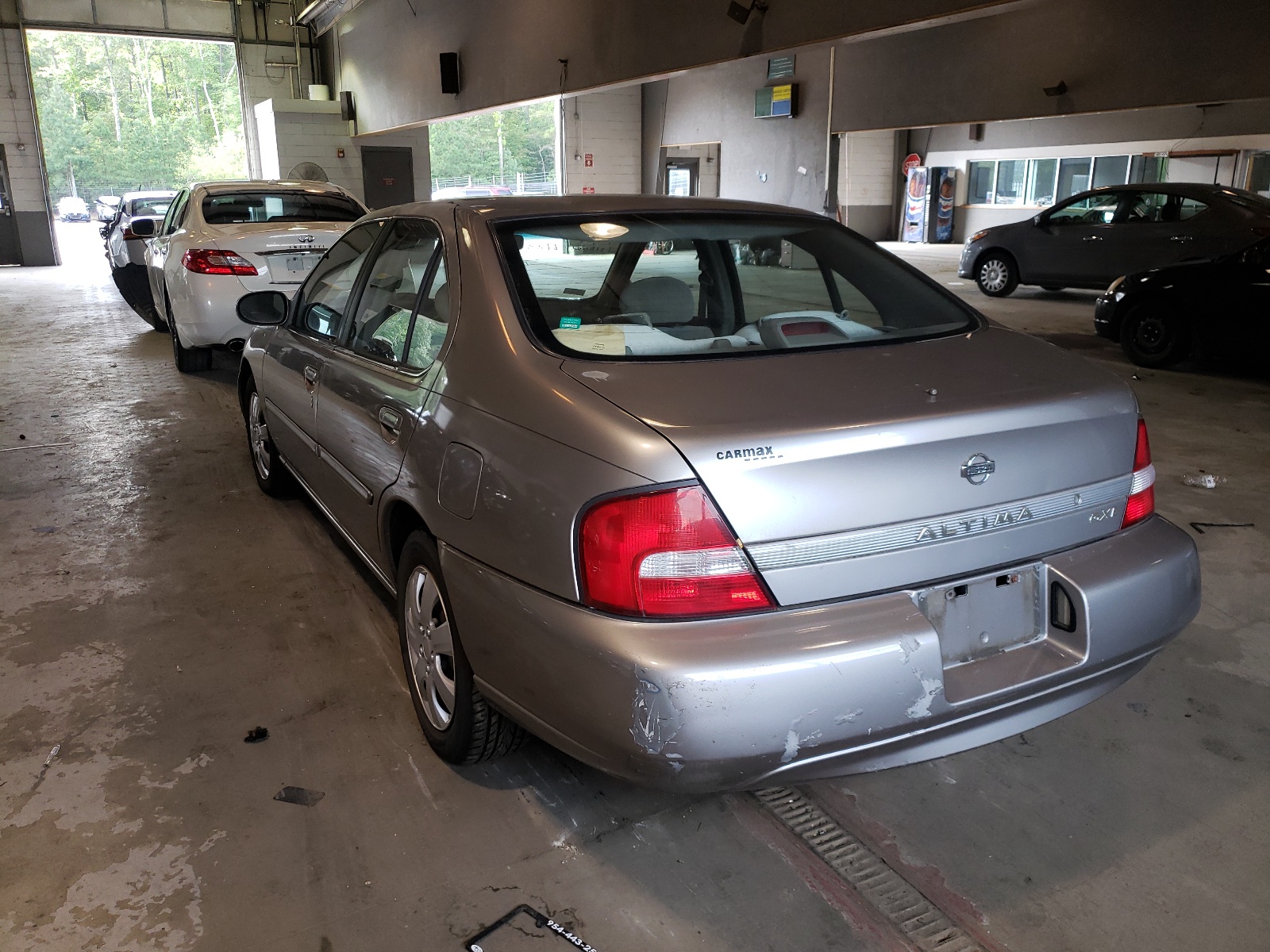 Photo 3 from auction – 2000 NISSAN ALTIMA XE with VIN 1N4DL01A9YC169787
