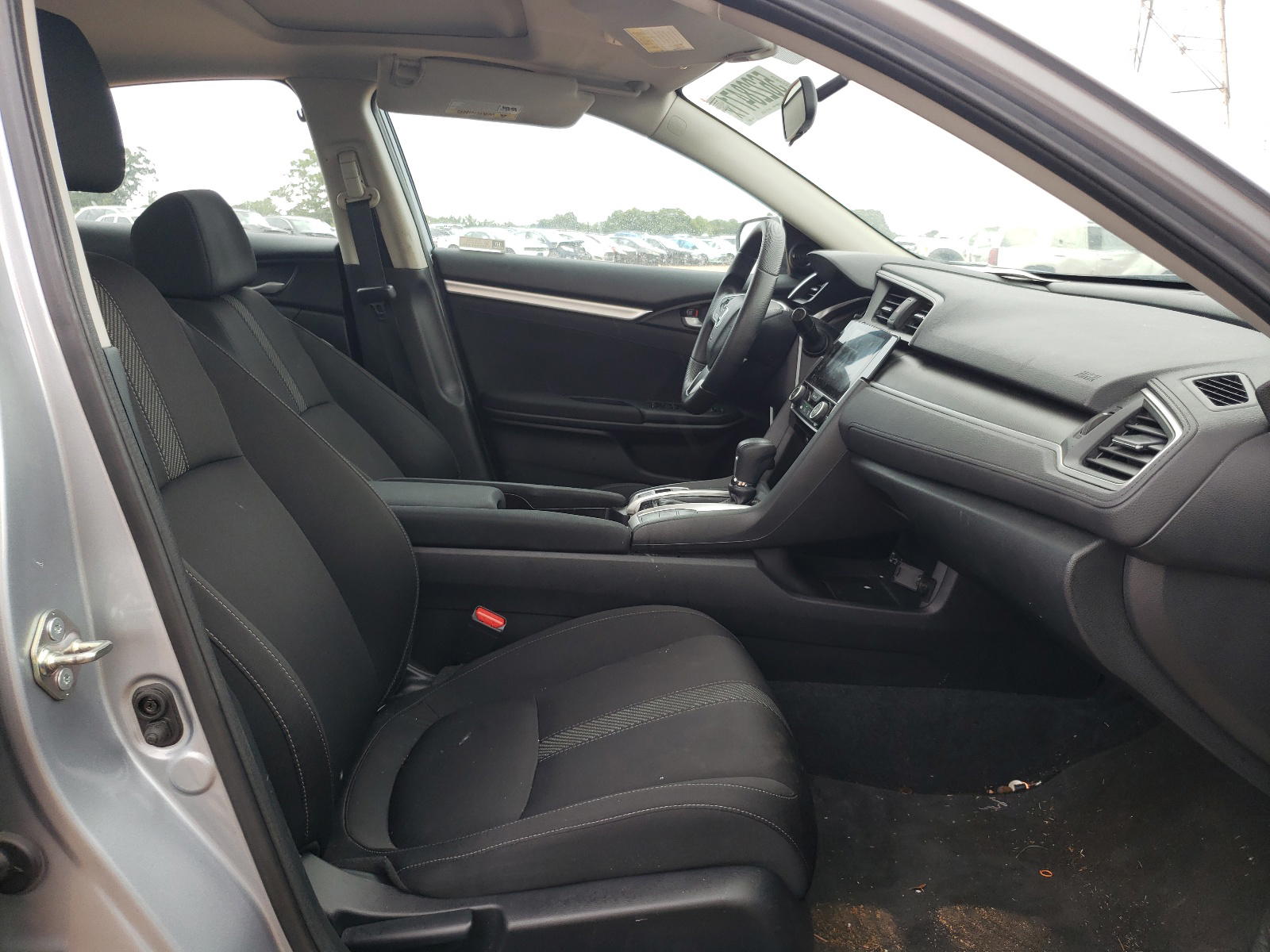 Photo 5 from auction – 2018 HONDA CIVIC EX with VIN 2HGFC2F76JH560539