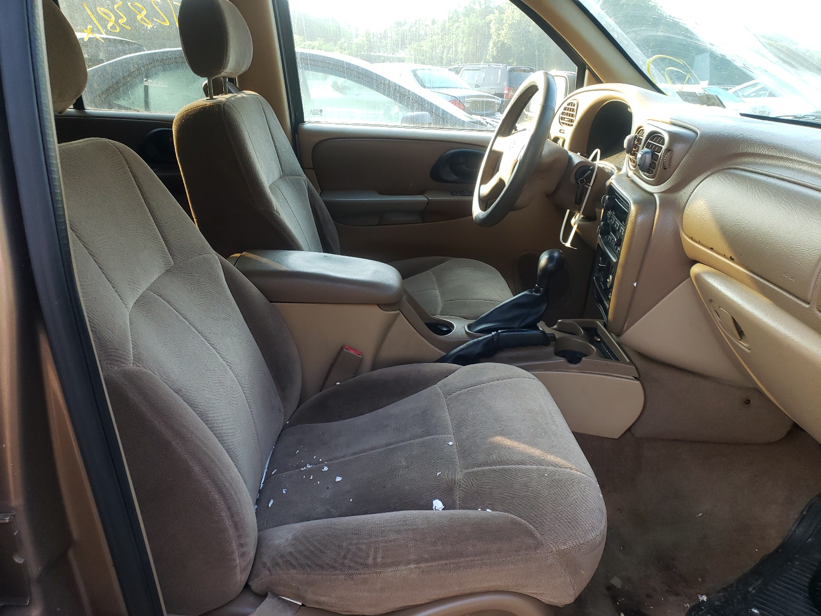 Photo 5 from auction – 2002 CHEVROLET TRAIL BLAZ with VIN 1GNDT13S722335296