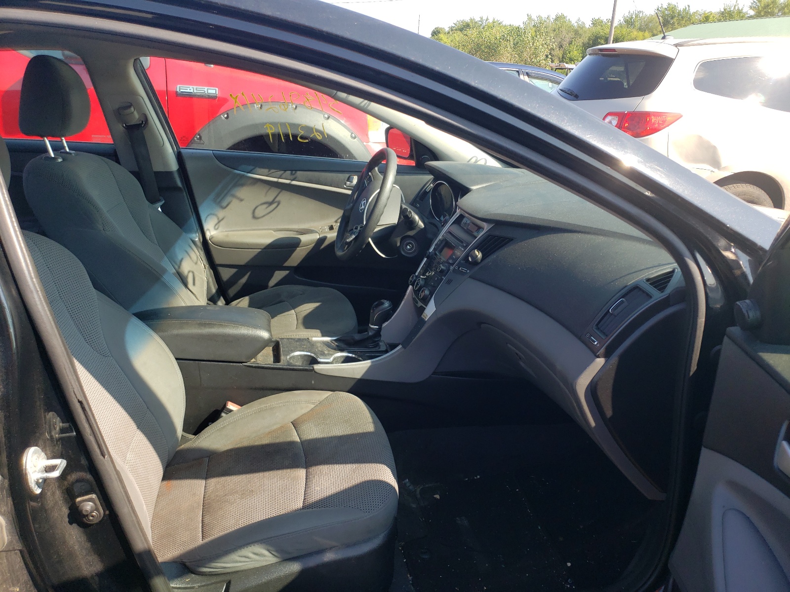 Photo 5 from auction – 2014 HYUNDAI SONATA GLS with VIN 5NPEB4AC8EH877653