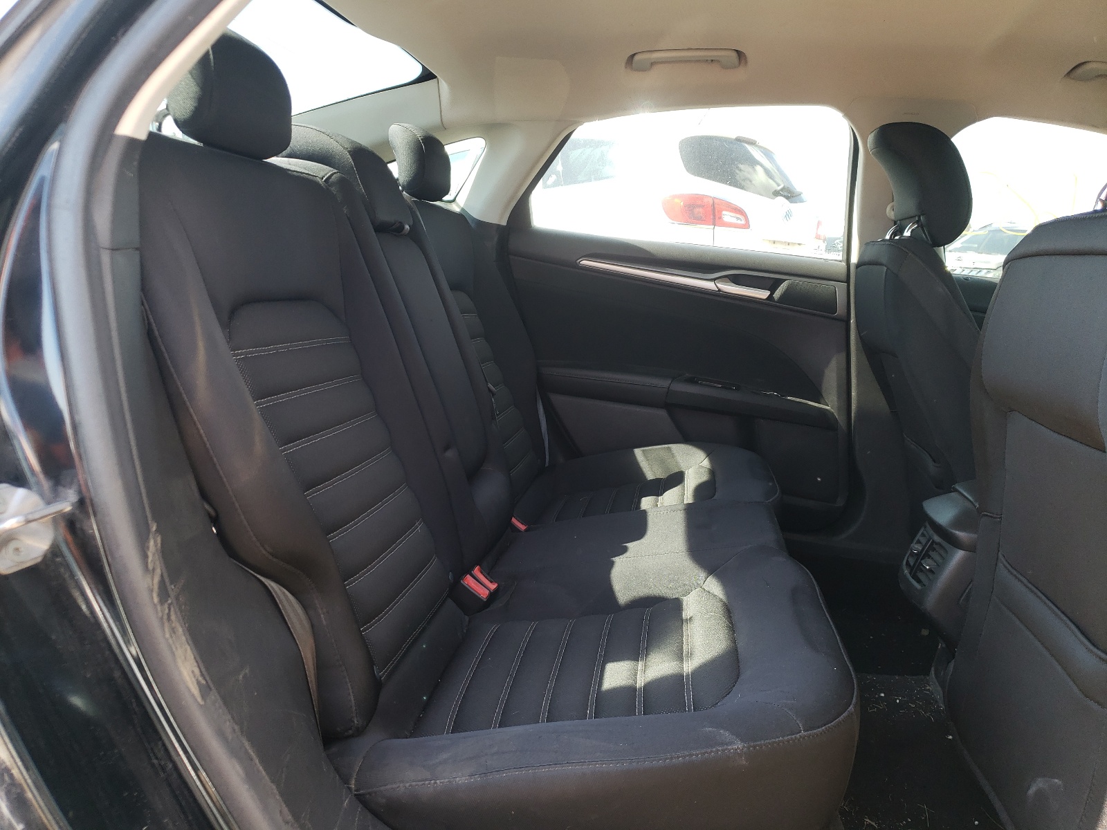 Photo 6 from auction – 2014 FORD FUSION SE with VIN 3FA6P0H75ER135401