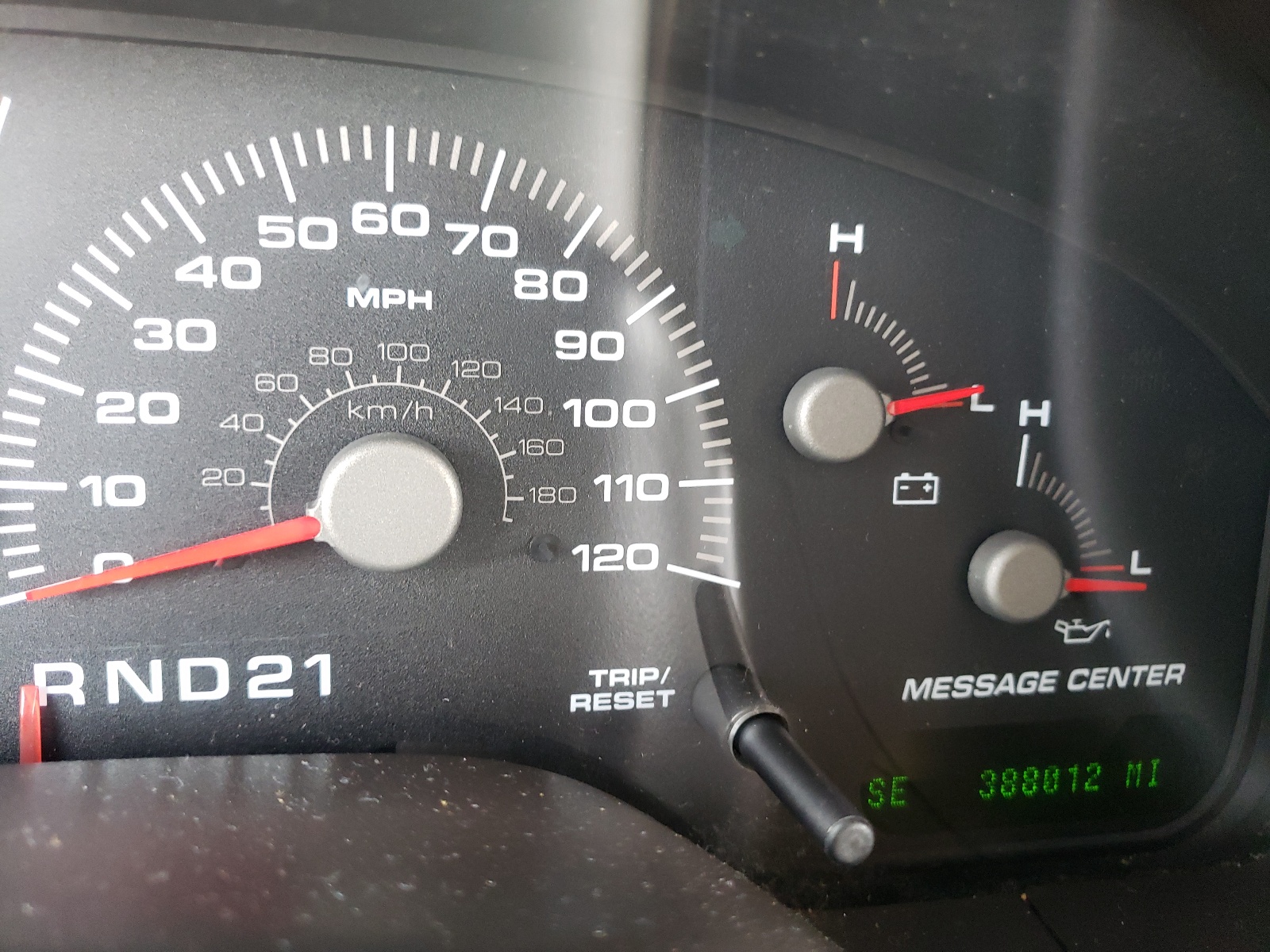 صورة رقم 8 من المزاد - 2004 FORD EXPEDITION مع VIN 1FMPU17L64LB83638
