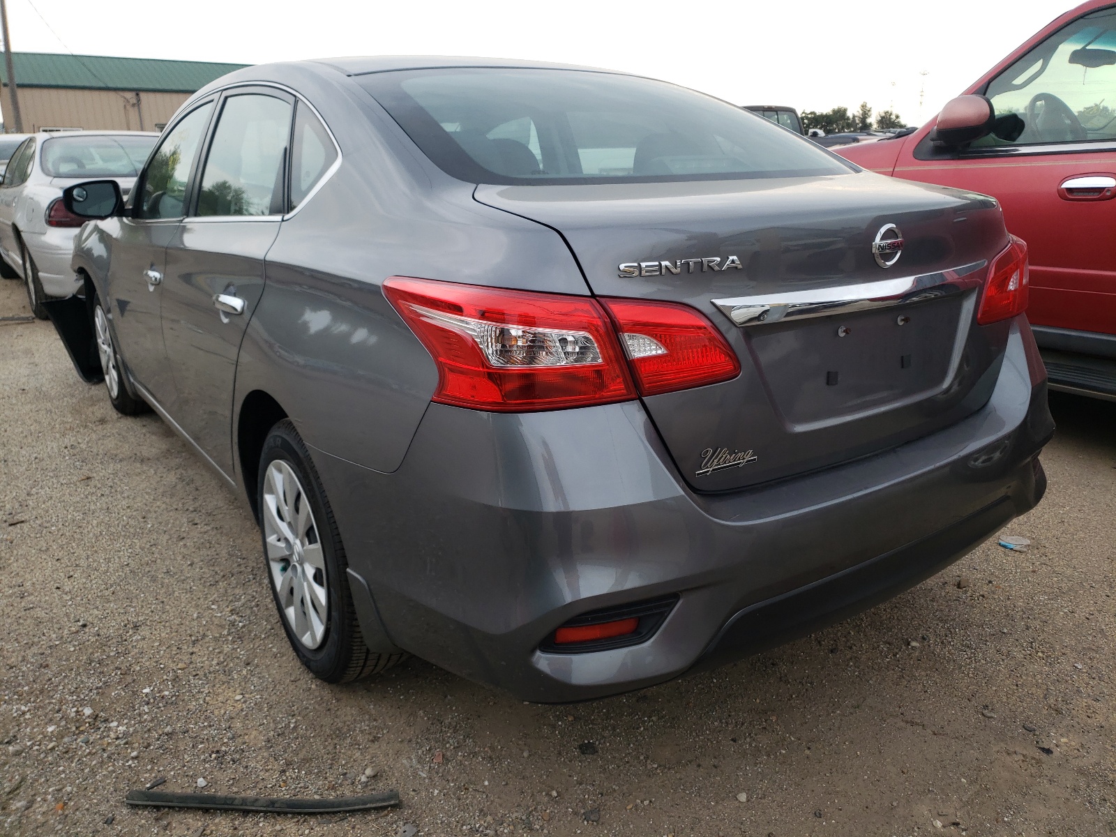 Photo 3 from auction – 2017 NISSAN SENTRA S with VIN 3N1AB7AP2HY350401