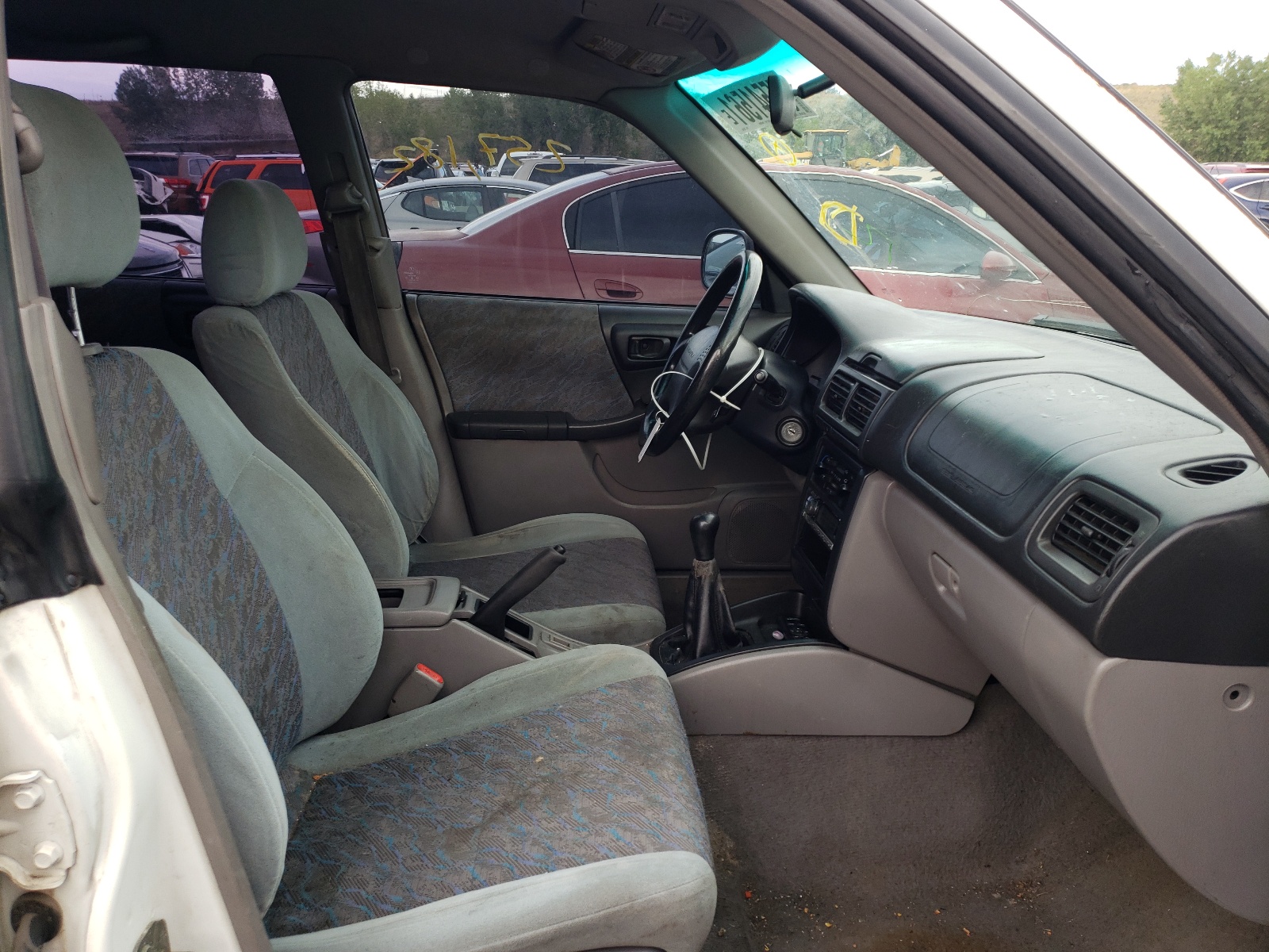 Photo 5 from auction – 1998 SUBARU FORESTER L with VIN JF1SF6356WG750185