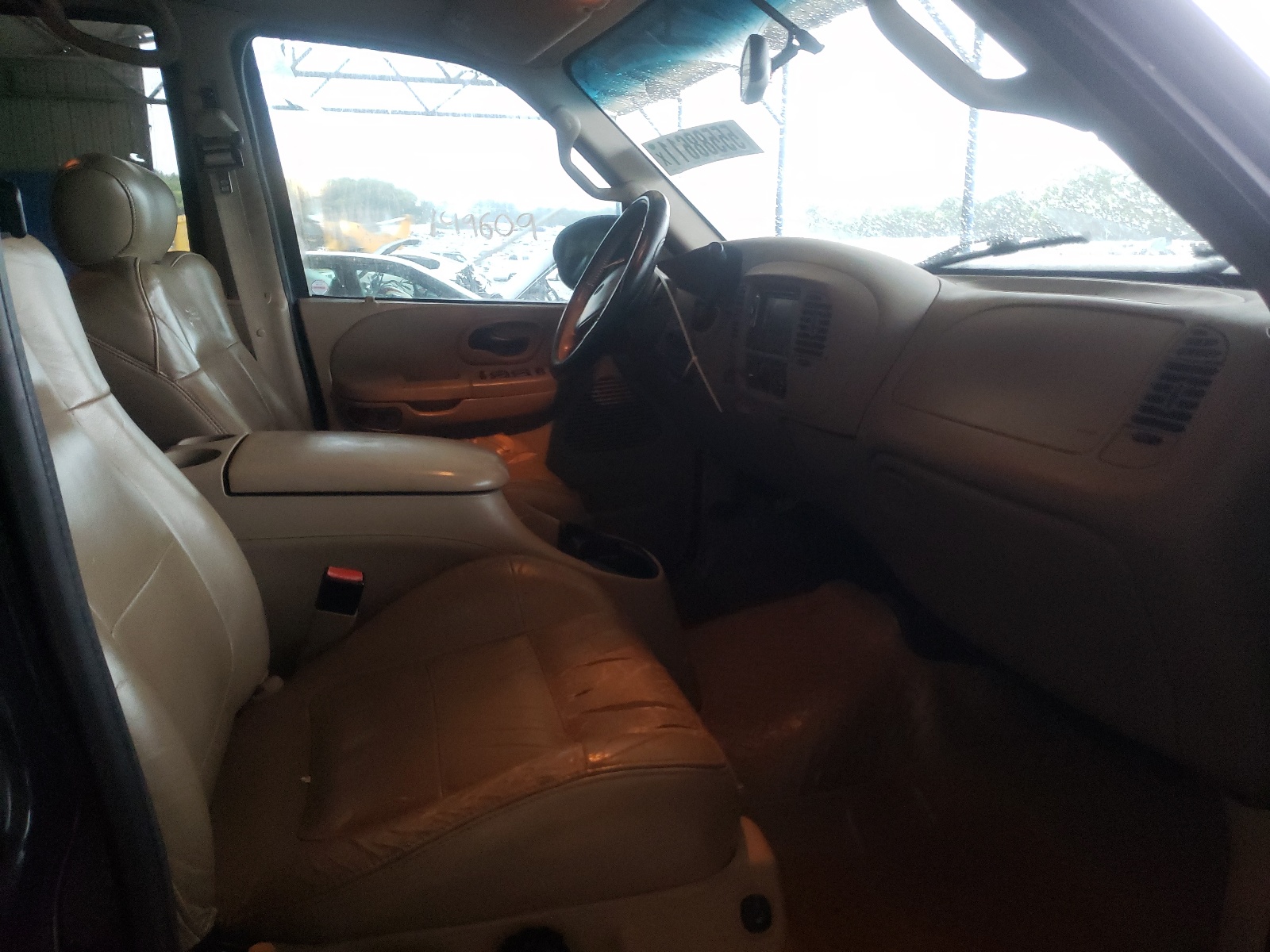 Photo 5 from auction – 2001 FORD F150 SUPER with VIN 1FTRW08L31KC53095