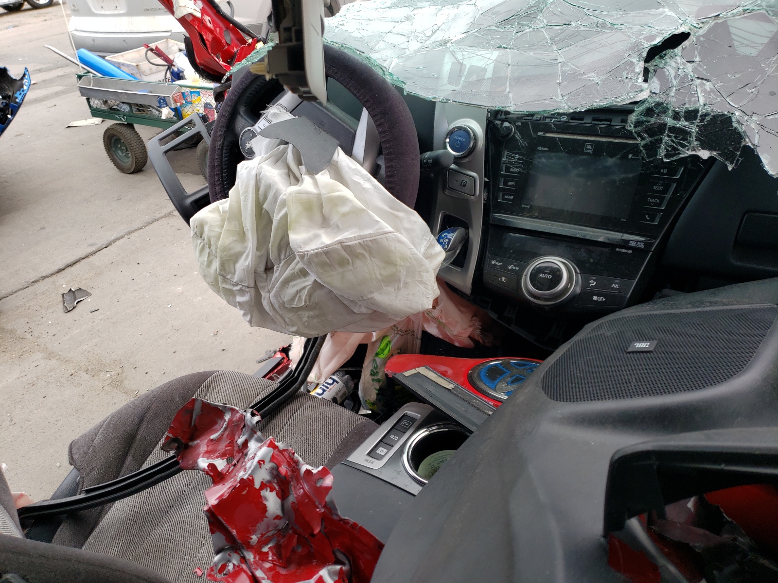 Photo 9 from auction – 2017 TOYOTA PRIUS V with VIN JTDZN3EU0HJ059917
