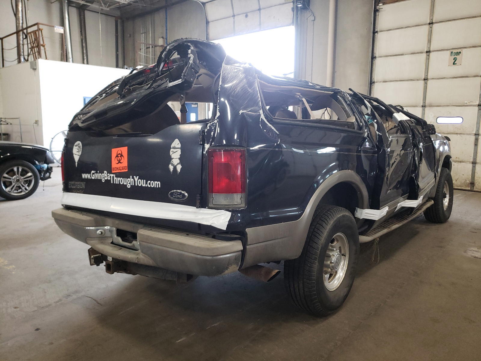 Photo 4 from auction – 2000 FORD EXCURSION with VIN 1FMSU43F3YEA85477