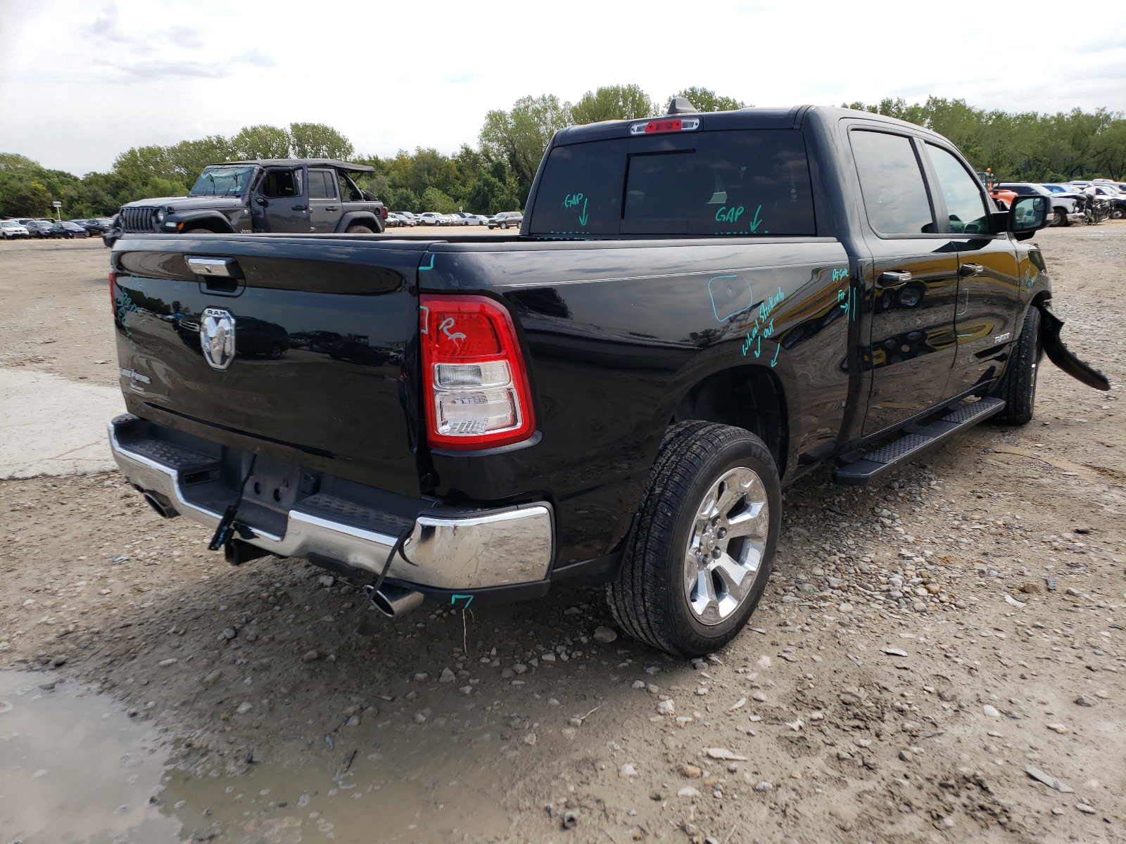 Photo 4 from auction – 2019 RAM 1500 BIG H with VIN 1C6RREMT6KN828596
