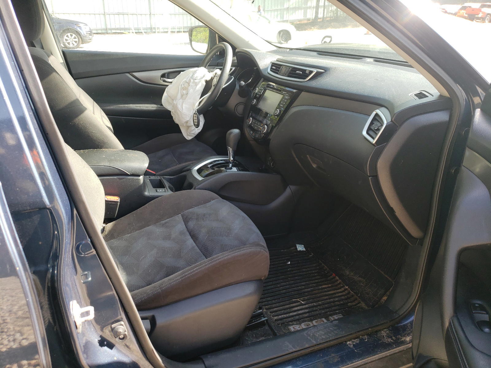 Photo 5 from auction – 2015 NISSAN ROGUE S with VIN KNMAT2MT4FP512436