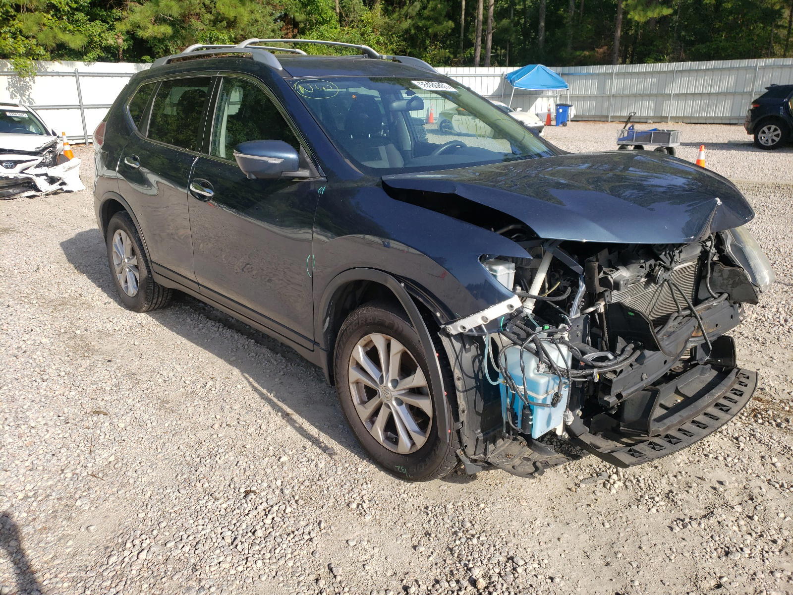 NISSAN ROGUE S 2015 with VIN KNMAT2MT4FP512436 - Photo from auction