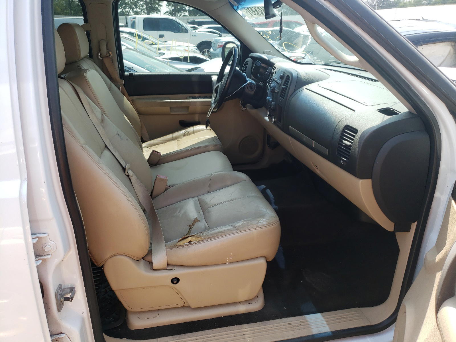 Photo 5 from auction – 2008 GMC SIERRA C15 with VIN 2GTEC13J081170690