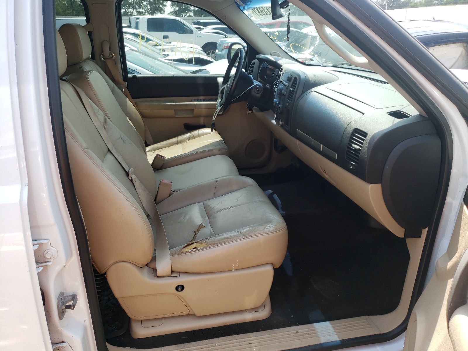 Zdjęcie 5 z aukcji – 2008 GMC SIERRA C15 z VIN 2GTEC13J081170690