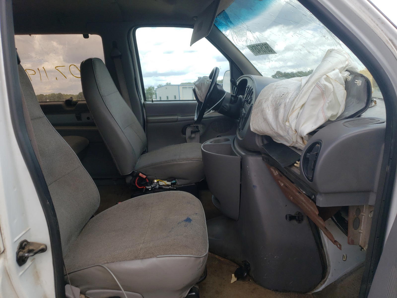 Photo 5 from auction – 1997 FORD ECONOLINE with VIN 1FBJS31L8VHA87524