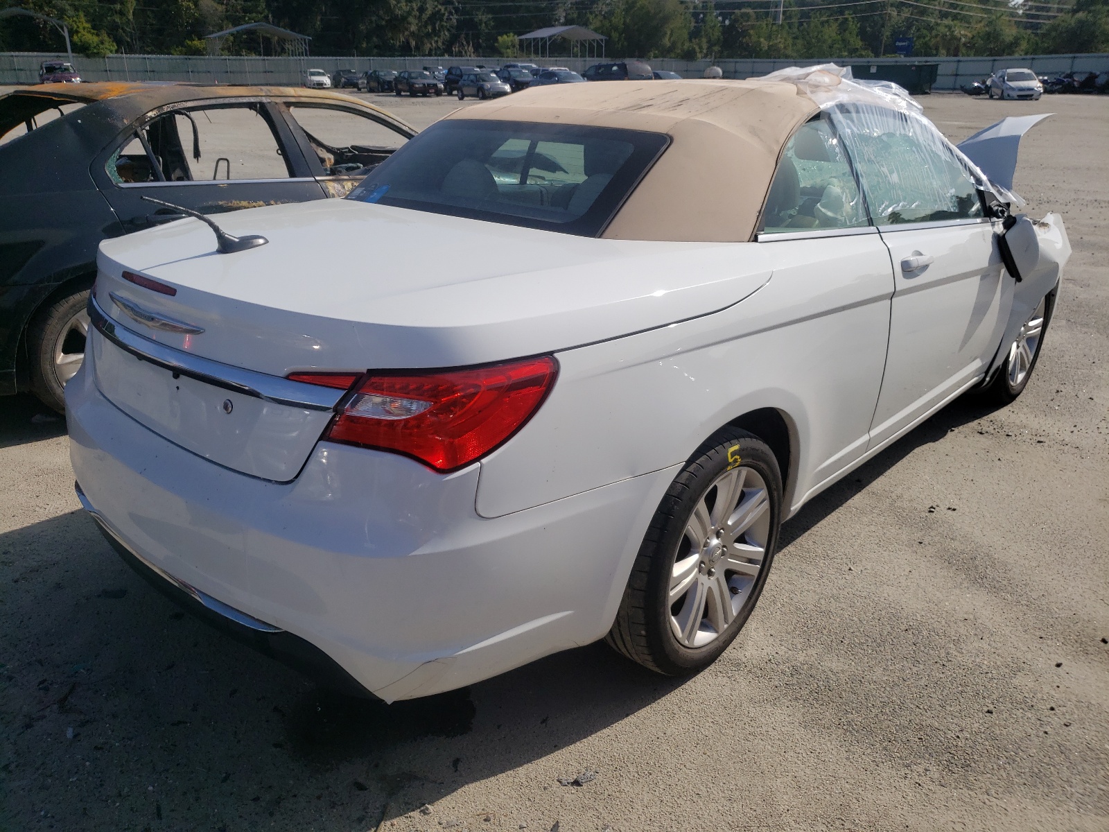 Photo 4 from auction – 2011 CHRYSLER 200 TOURIN with VIN 1C3BC2EG6BN597165