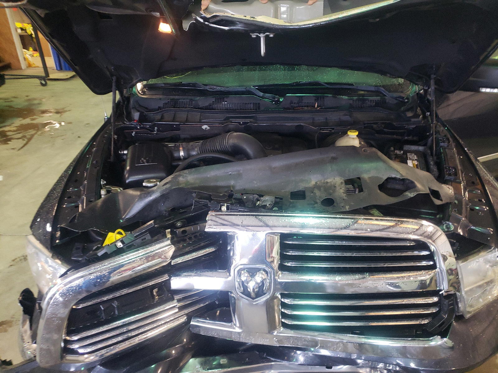 Photo 7 from auction – 2016 RAM 1500 SLT with VIN 1C6RR7GT3GS186421