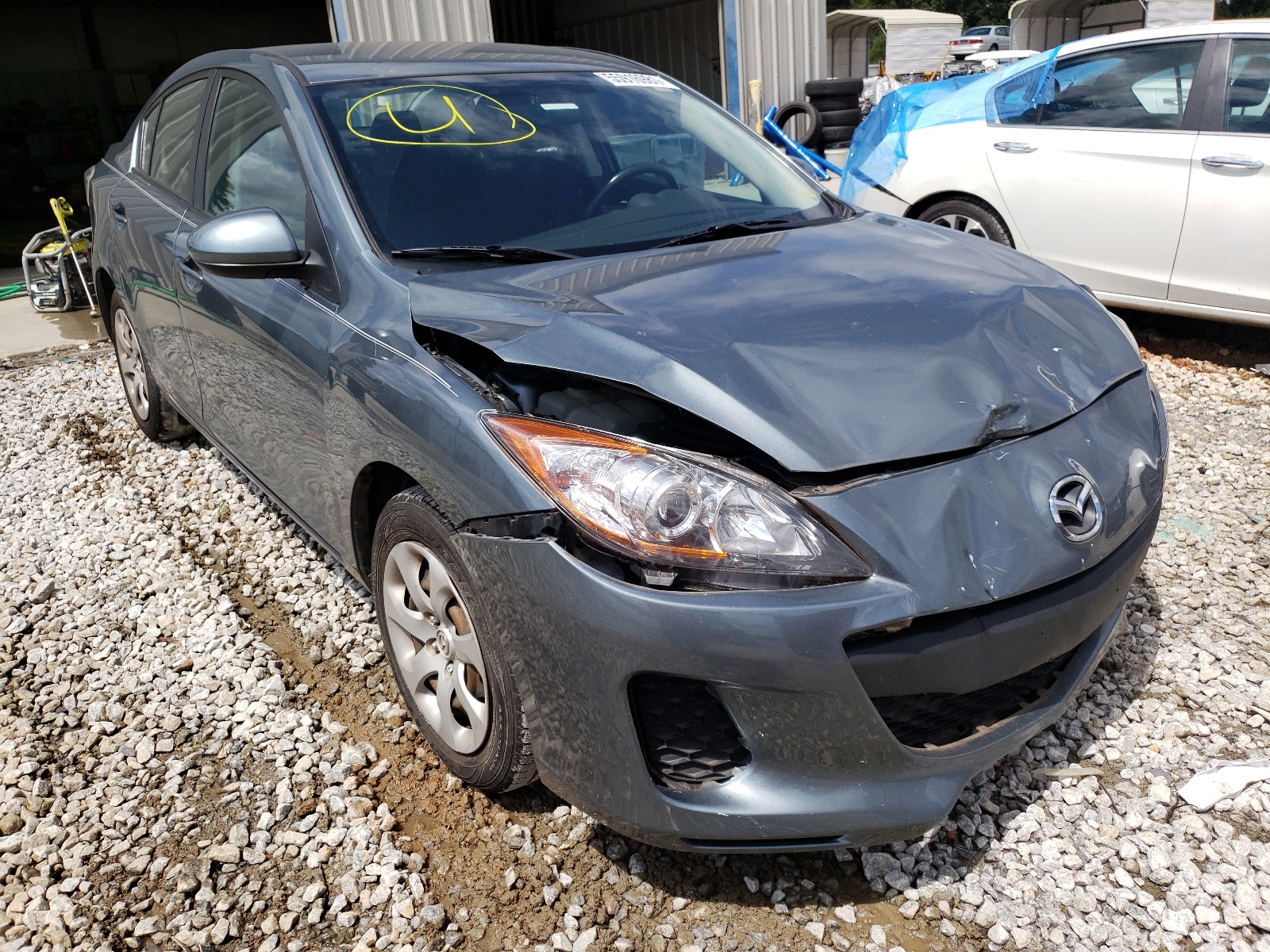 MAZDA 3 I 2013 with VIN JM1BL1UP9D1780822 - Photo from auction