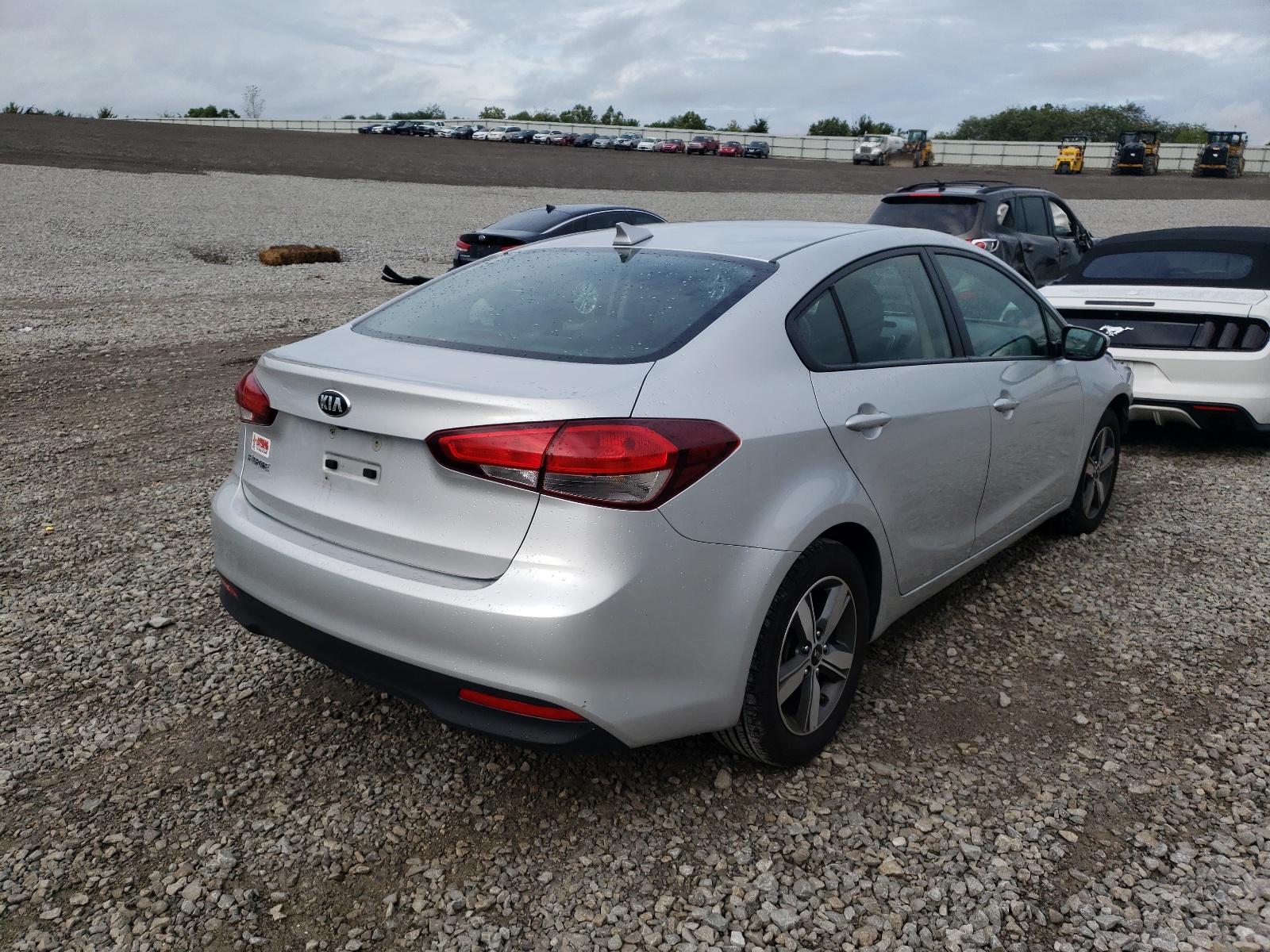 Photo 4 from auction – 2018 KIA FORTE LX with VIN 3KPFL4A77JE191901