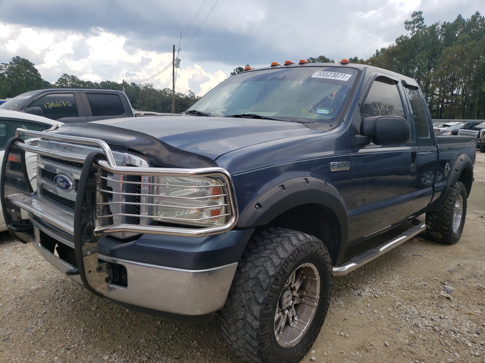 Photo 2 from auction – 2005 FORD F250 SUPER with VIN 1FTSX21535EA33630