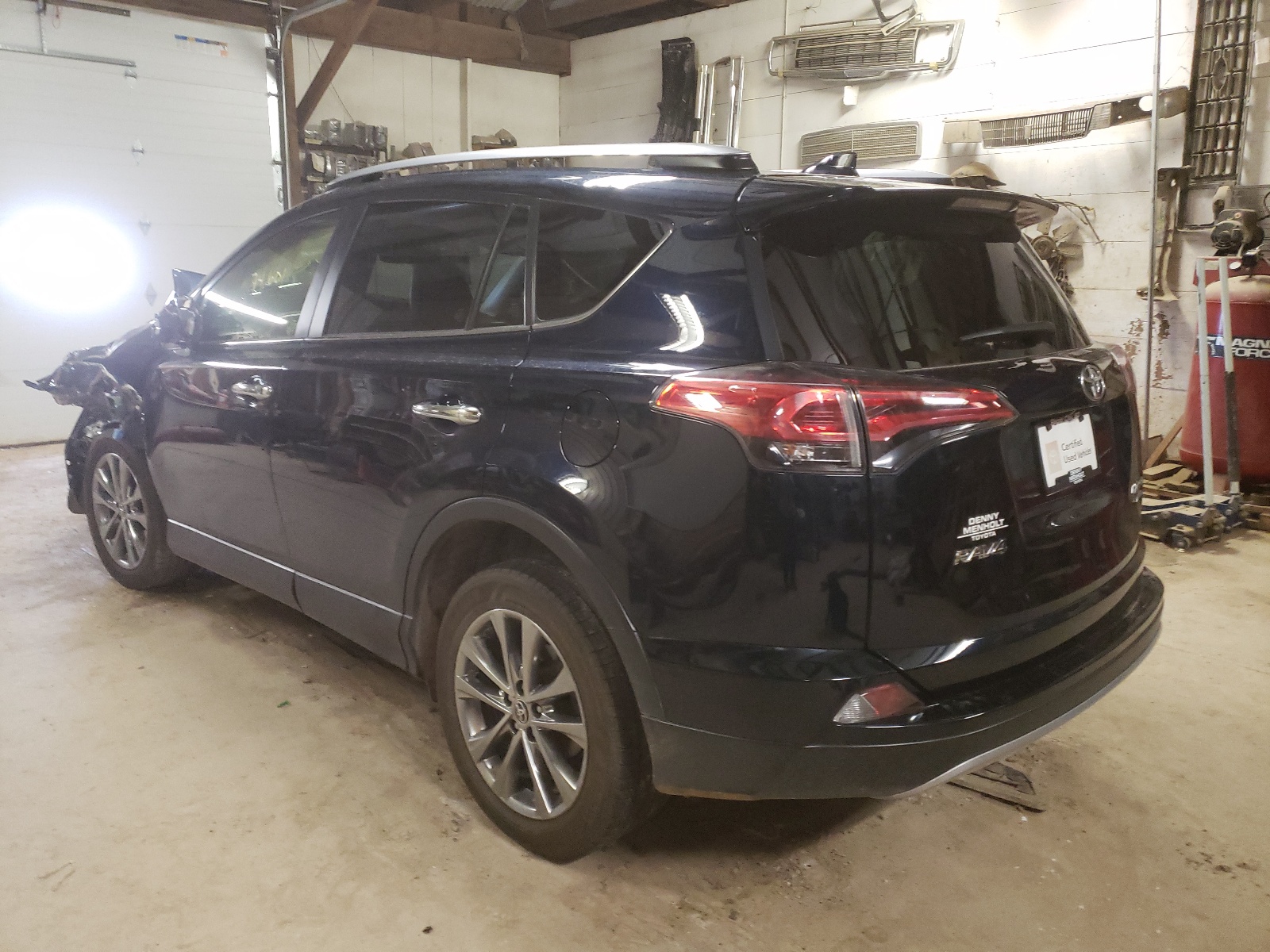 Photo 3 from auction – 2018 TOYOTA RAV4 LIMIT with VIN JTMDFREV3JJ745393