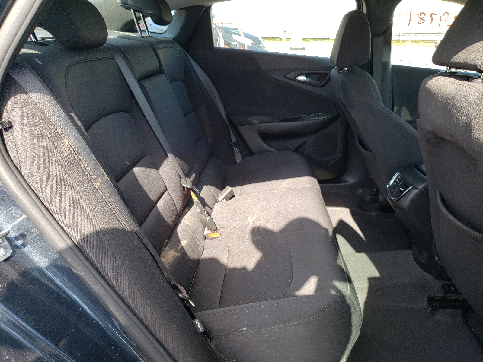 Photo 6 from auction – 2020 CHEVROLET MALIBU LT with VIN 1G1ZD5ST2LF007395
