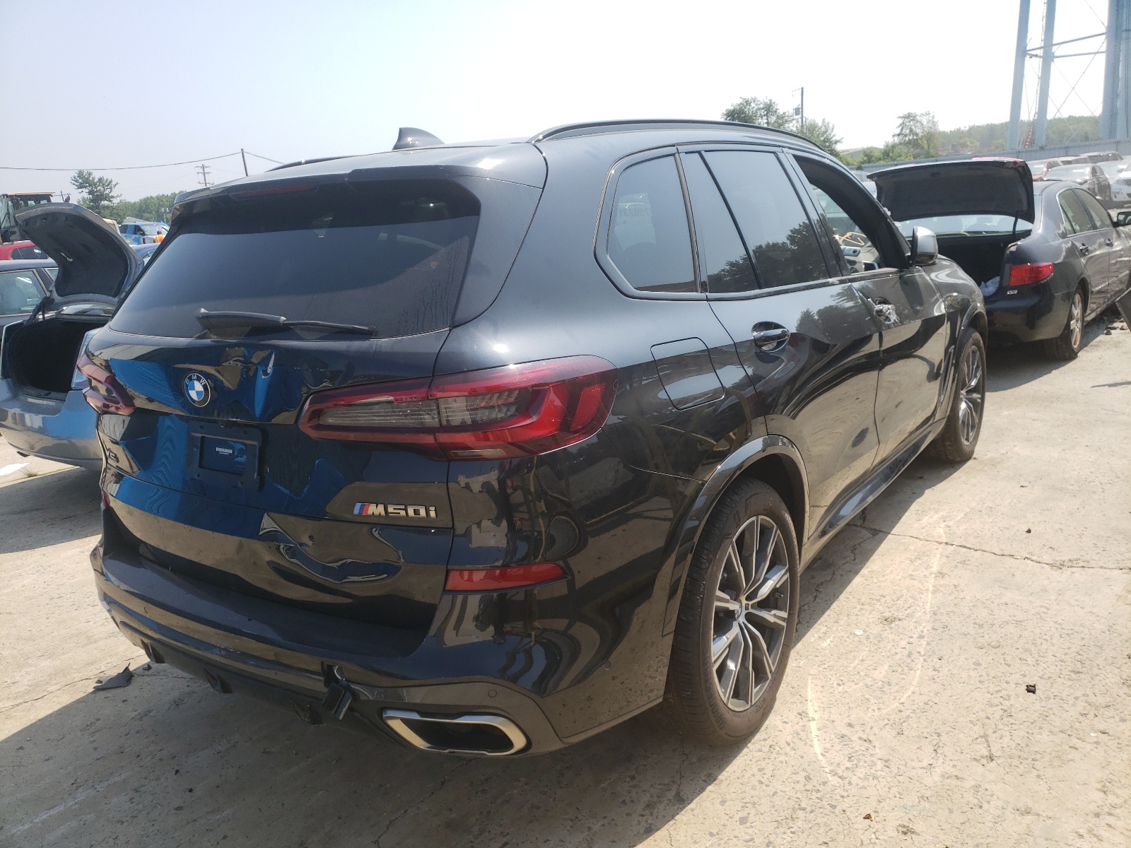 Photo 4 from auction – 2021 BMW X5 M50I with VIN 5UXJU4C04M9F09197