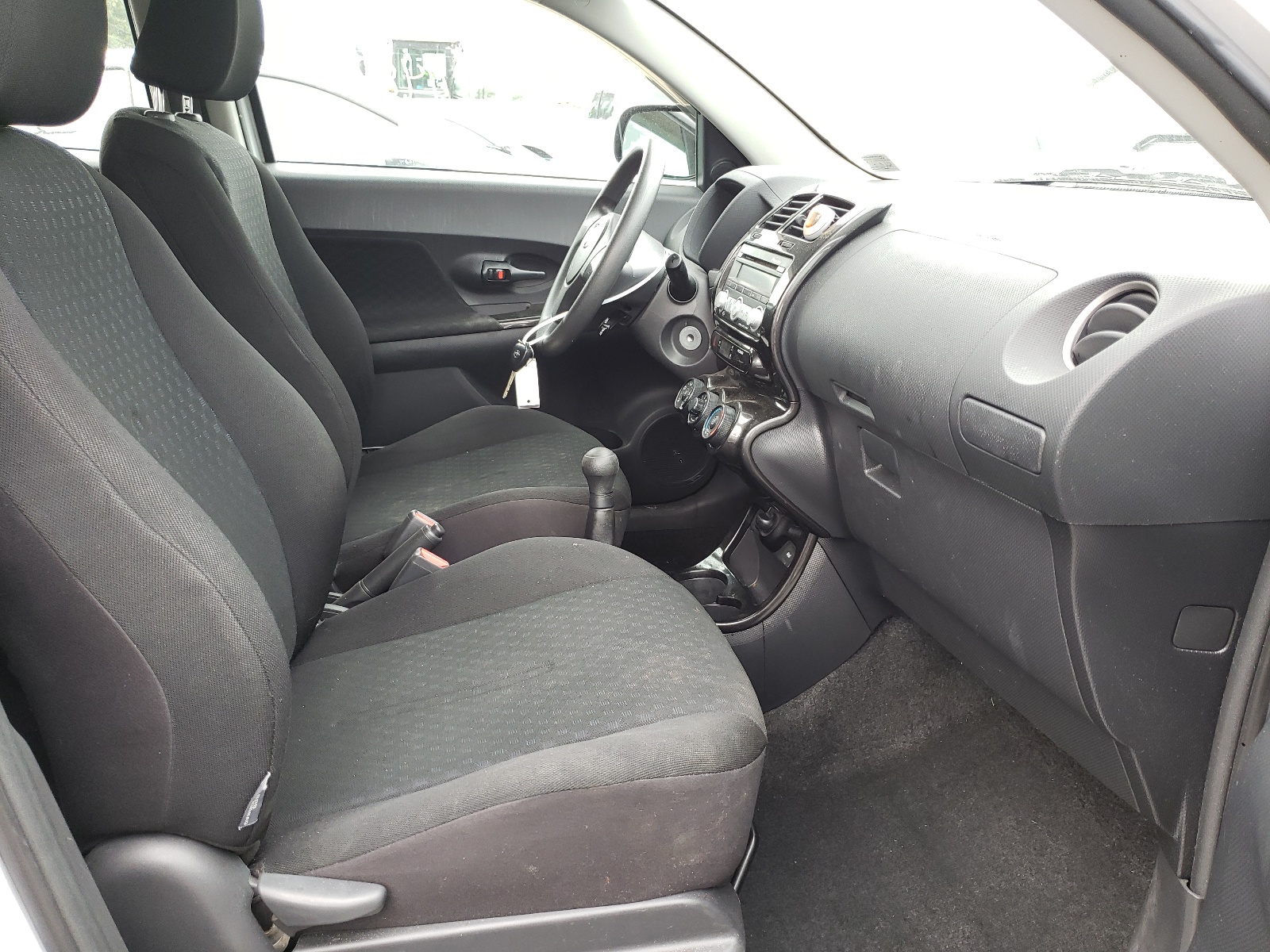 Photo 5 from auction – 2009 TOYOTA SCION XD with VIN JTKKU10439J041504