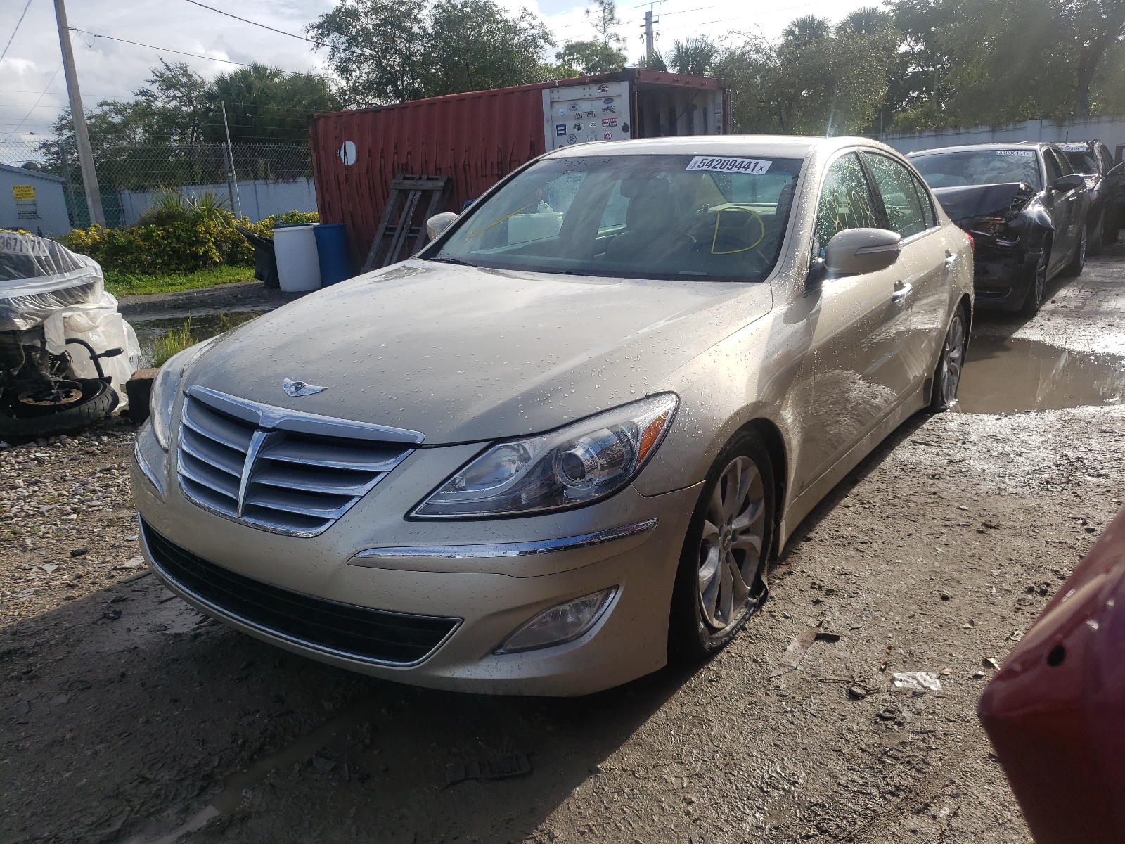 Photo 2 from auction – 2012 HYUNDAI GENESIS 3. with VIN KMHGC4DD5CU181082