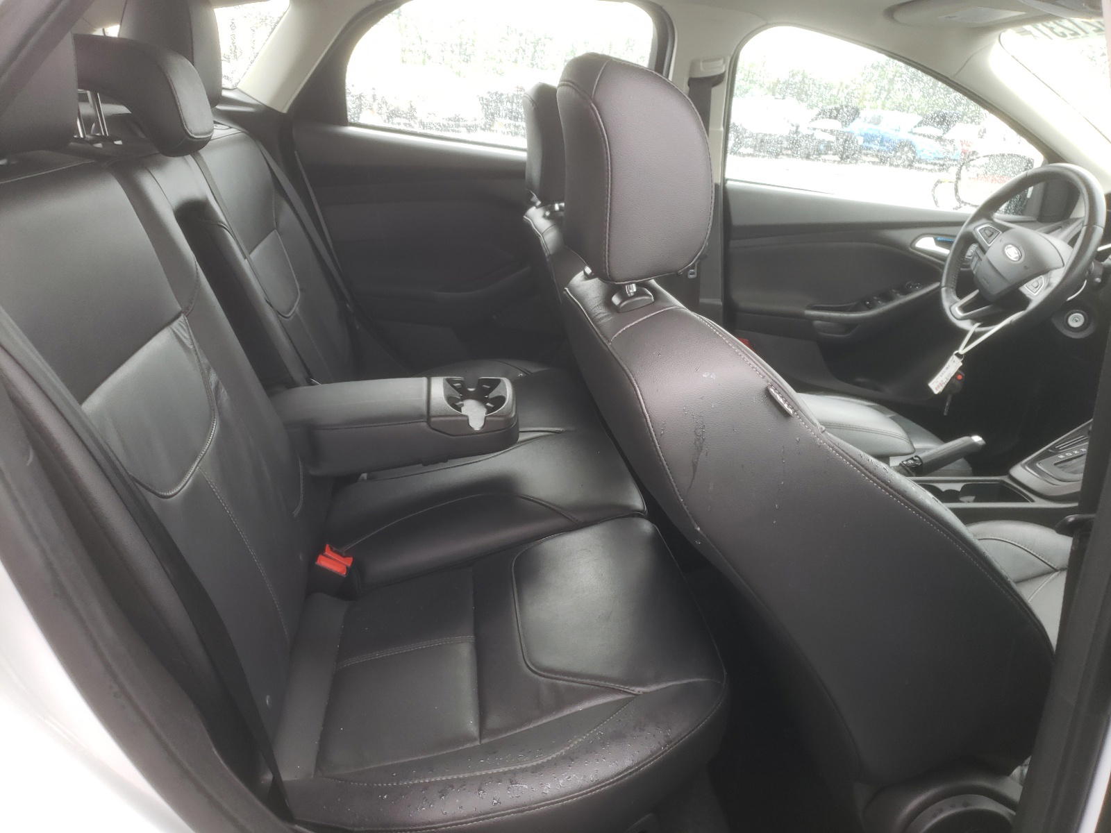 Photo 6 from auction – 2015 FORD FOCUS SE with VIN 1FADP3K20FL338458