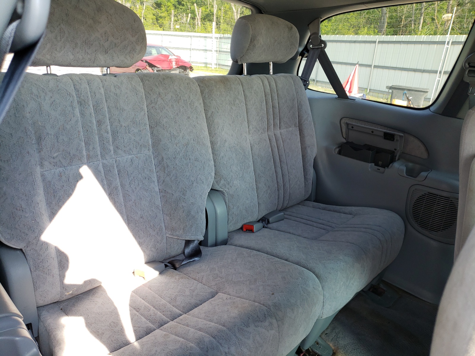 Photo 9 from auction – 2000 TOYOTA SIENNA LE with VIN 4T3ZF13C5YU195554