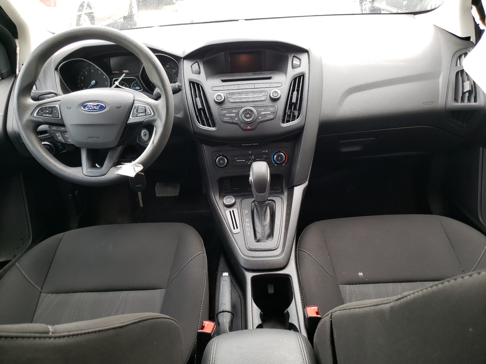 Foto 9 de la subasta – 2017 FORD FOCUS SE con VIN 1FADP3K26HL317441