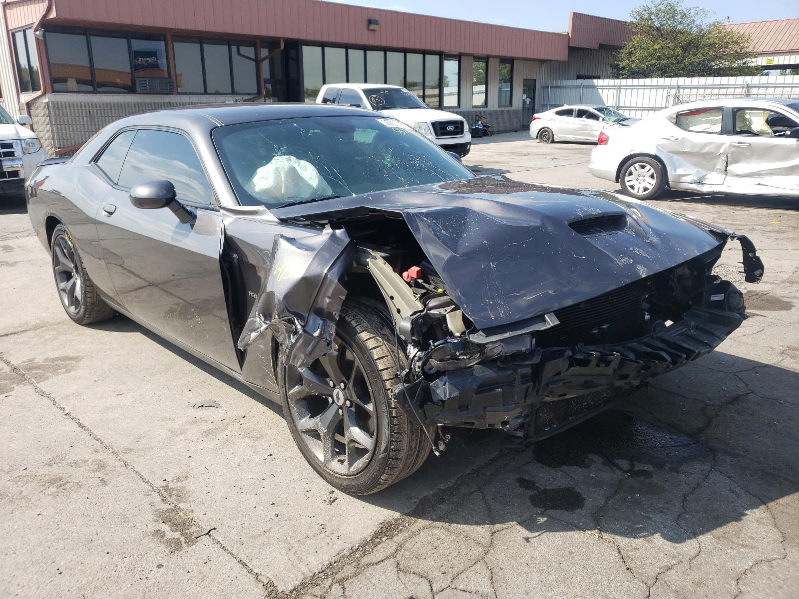 DODGE CHALLENGER 2019 with VIN 2C3CDZBT6KH578460 - Photo from auction