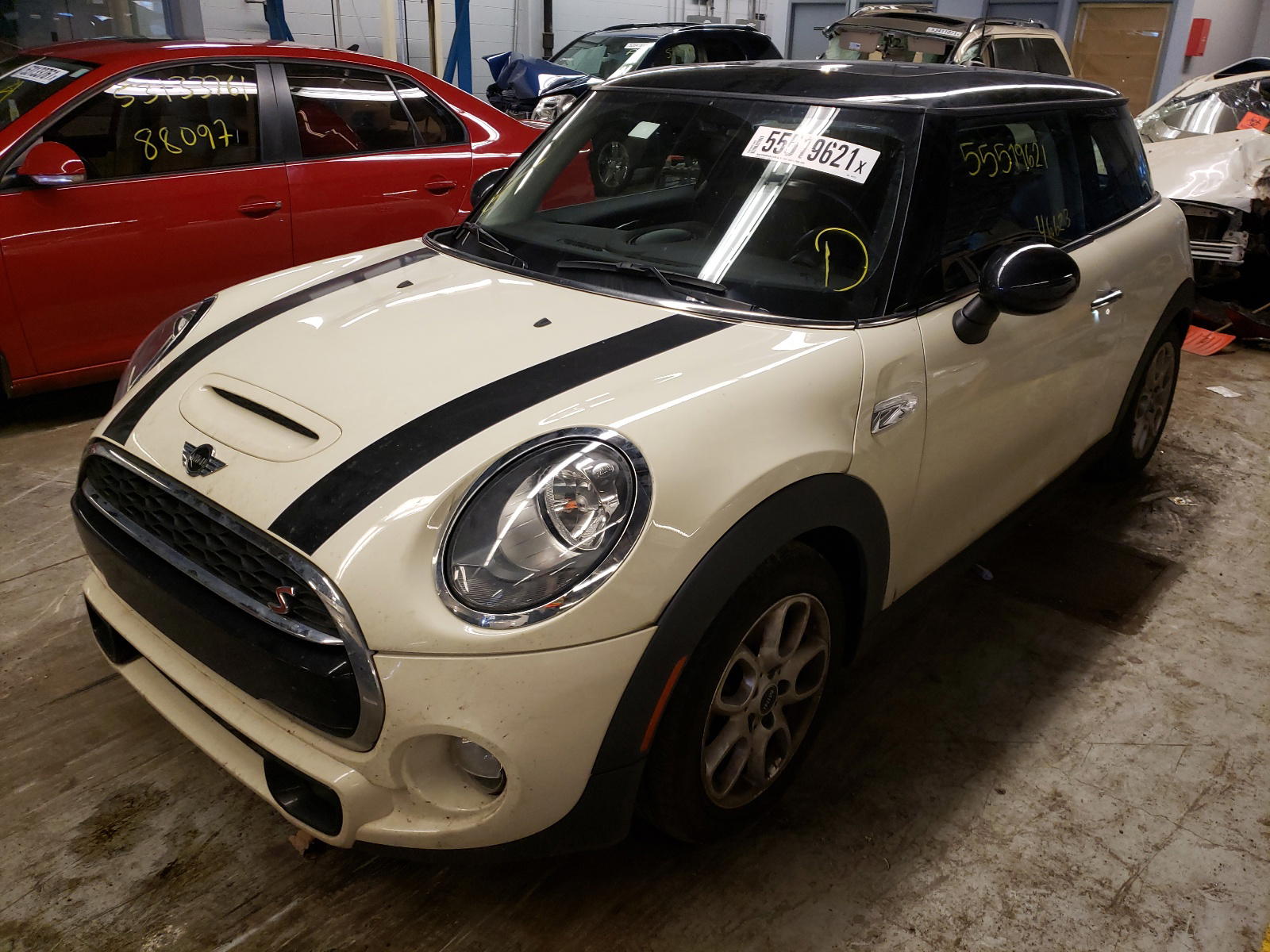 Photo 2 from auction – 2015 MINI COOPER S with VIN WMWXP7C54F2A40153