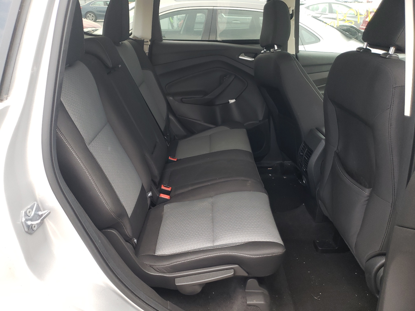 Photo 6 from auction – 2018 FORD ESCAPE SE with VIN 1FMCU9GD9JUA49959