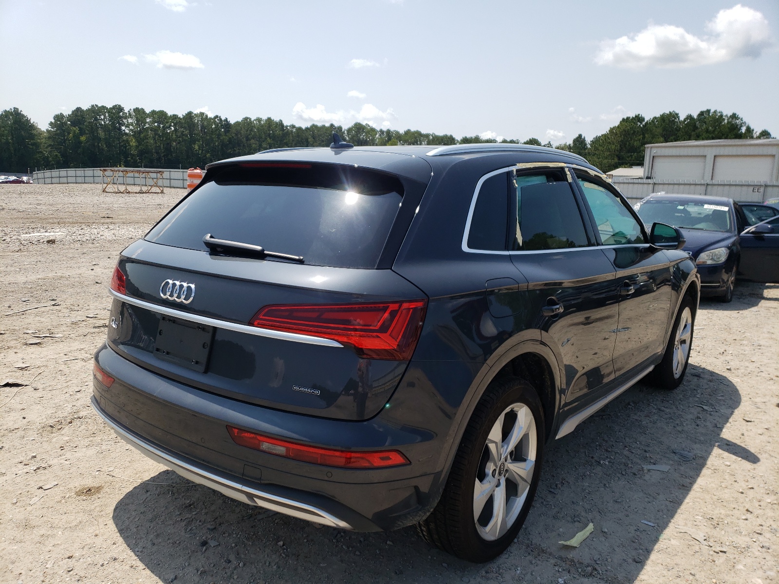 Photo 4 from auction – 2021 AUDI Q5 PREMIUM with VIN WA1BAAFY5M2060207
