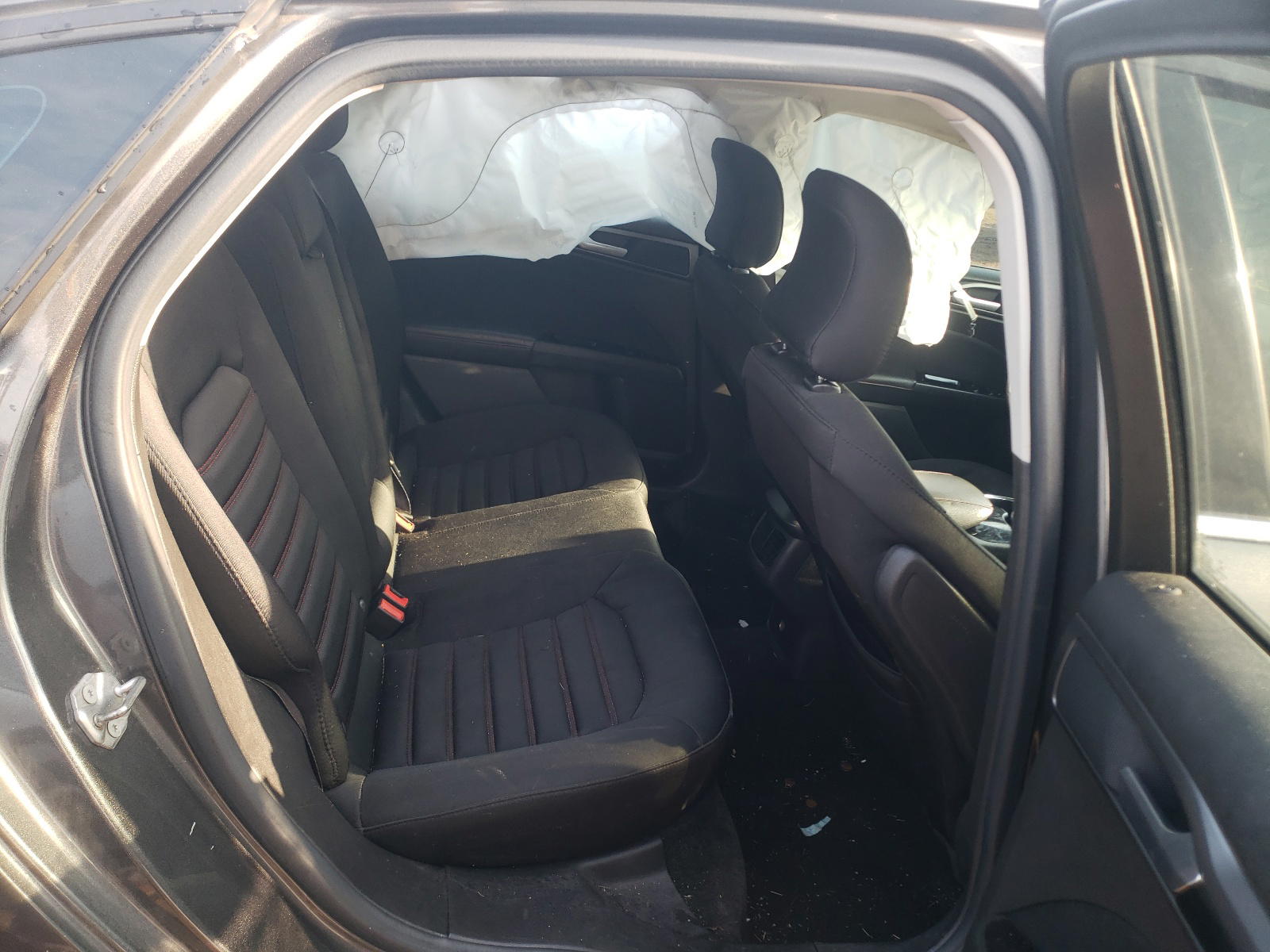 Photo 6 from auction – 2016 FORD FUSION SE with VIN 3FA6P0HD2GR392251