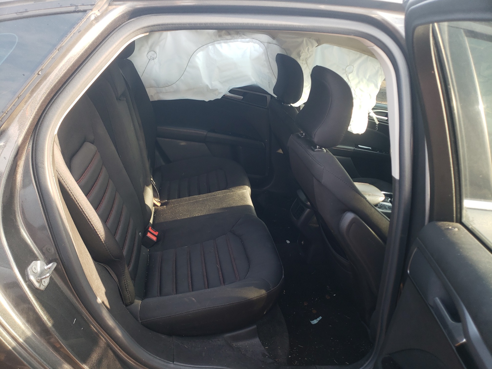 Zdjęcie 6 z aukcji – 2016 FORD FUSION SE z VIN 3FA6P0HD2GR392251