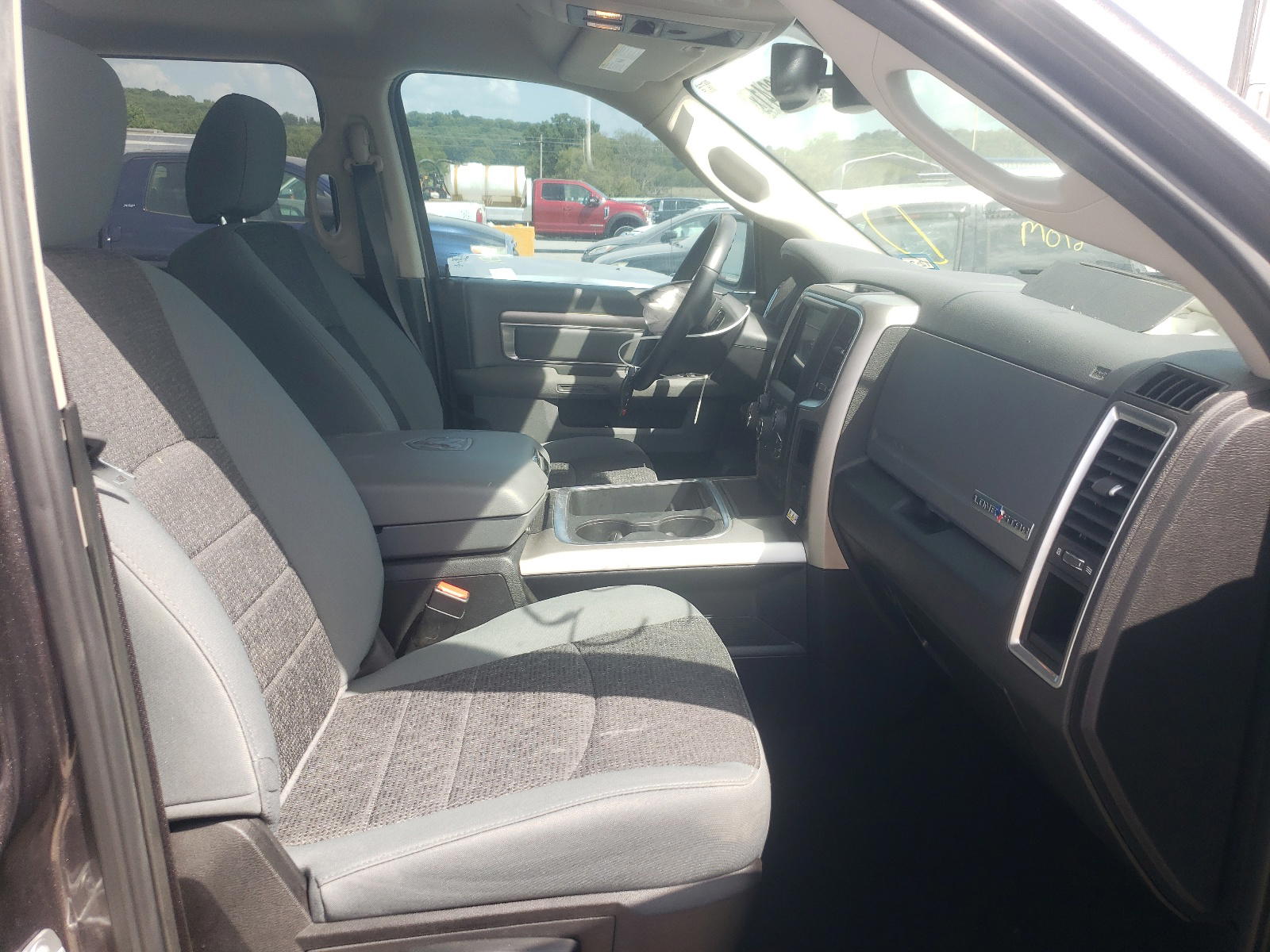 Photo 5 from auction – 2019 RAM 1500 CLASS with VIN 1C6RR6LT5KS529688